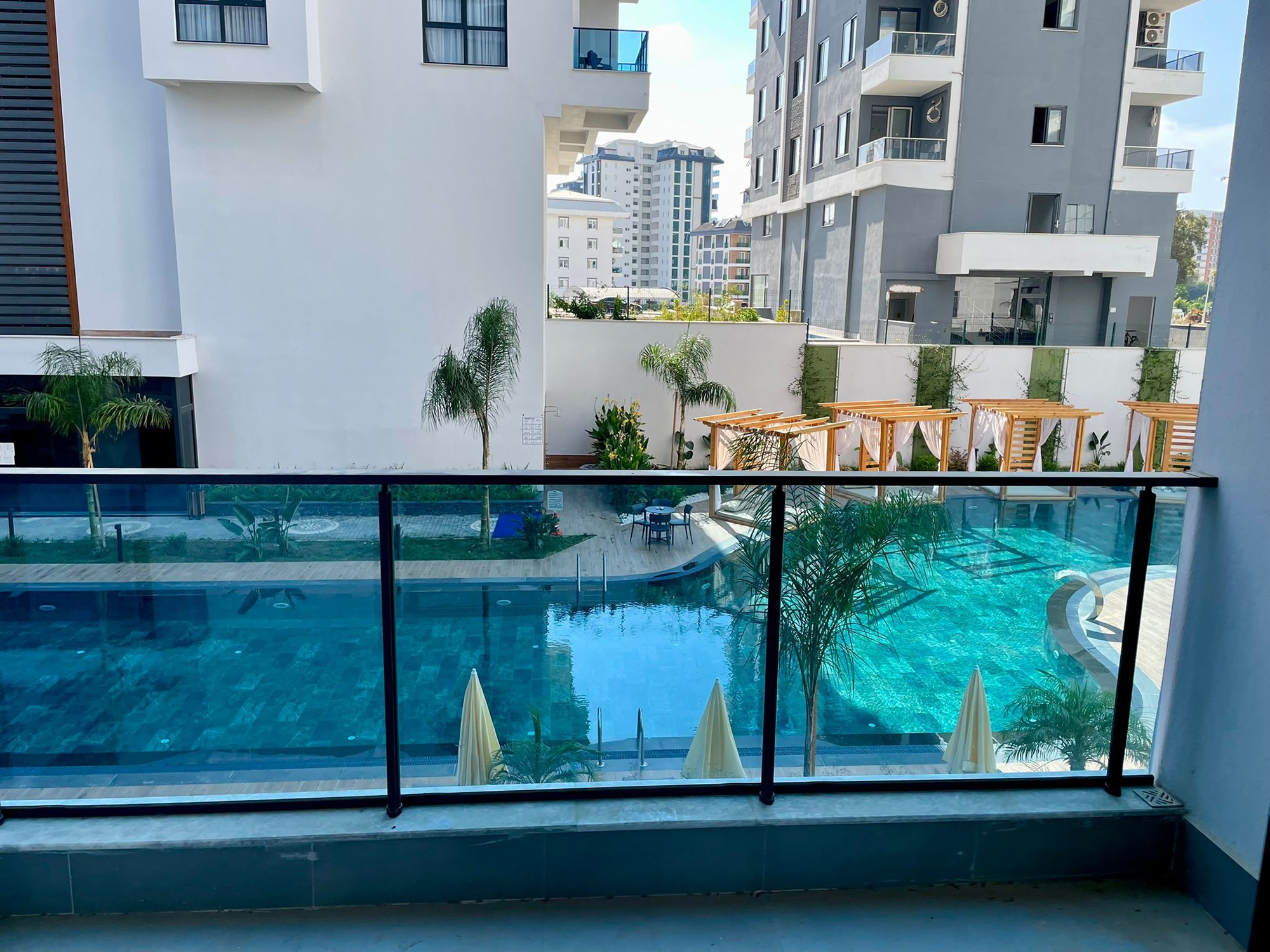 Luksus 1+1 Lejlighed med Bjergudsigt i Mahmutlar, Alanya