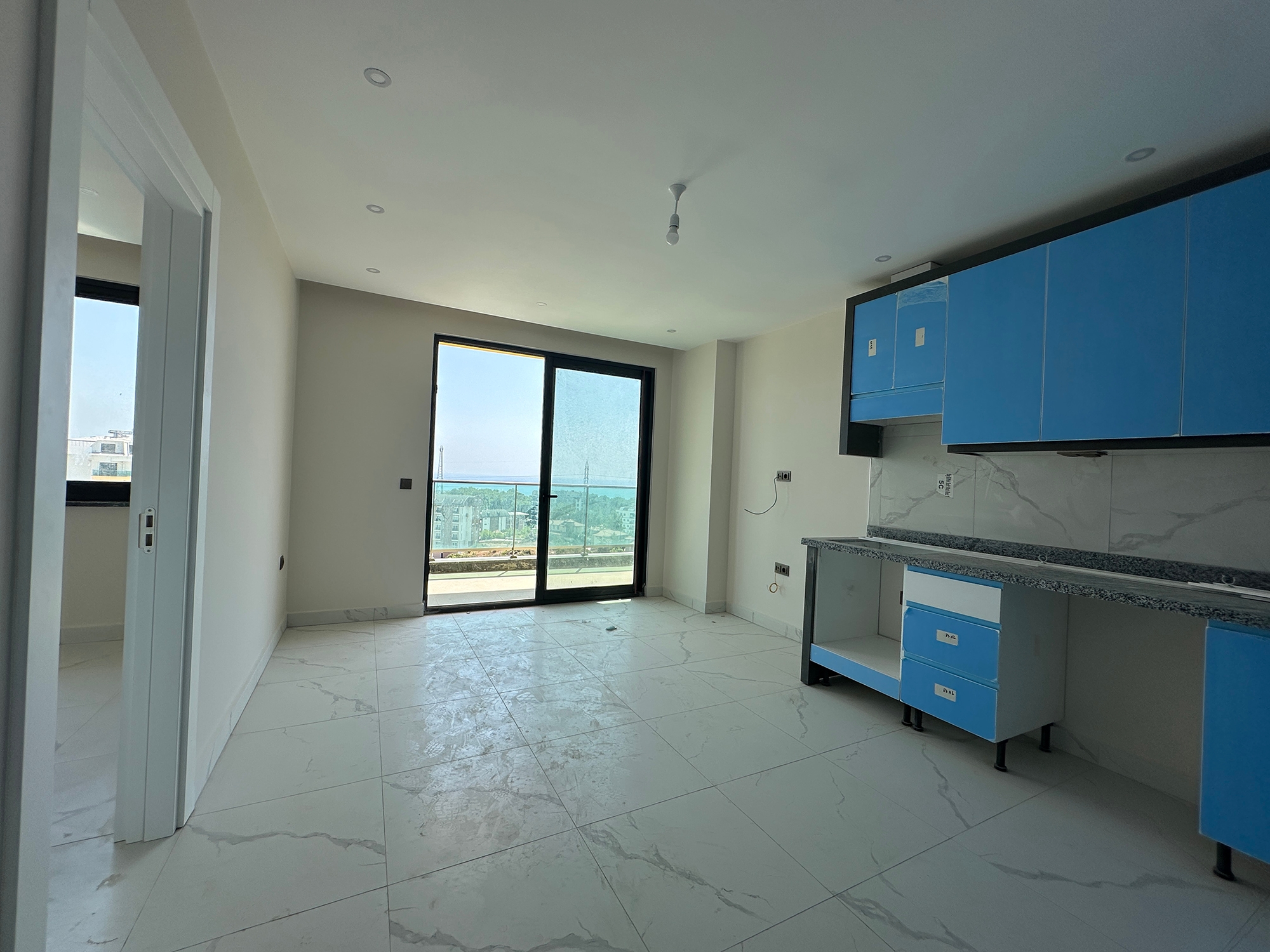 Luksus 1+1 Lejlighed med Fantastisk Hav- og Bjergudsigt, Avsallar