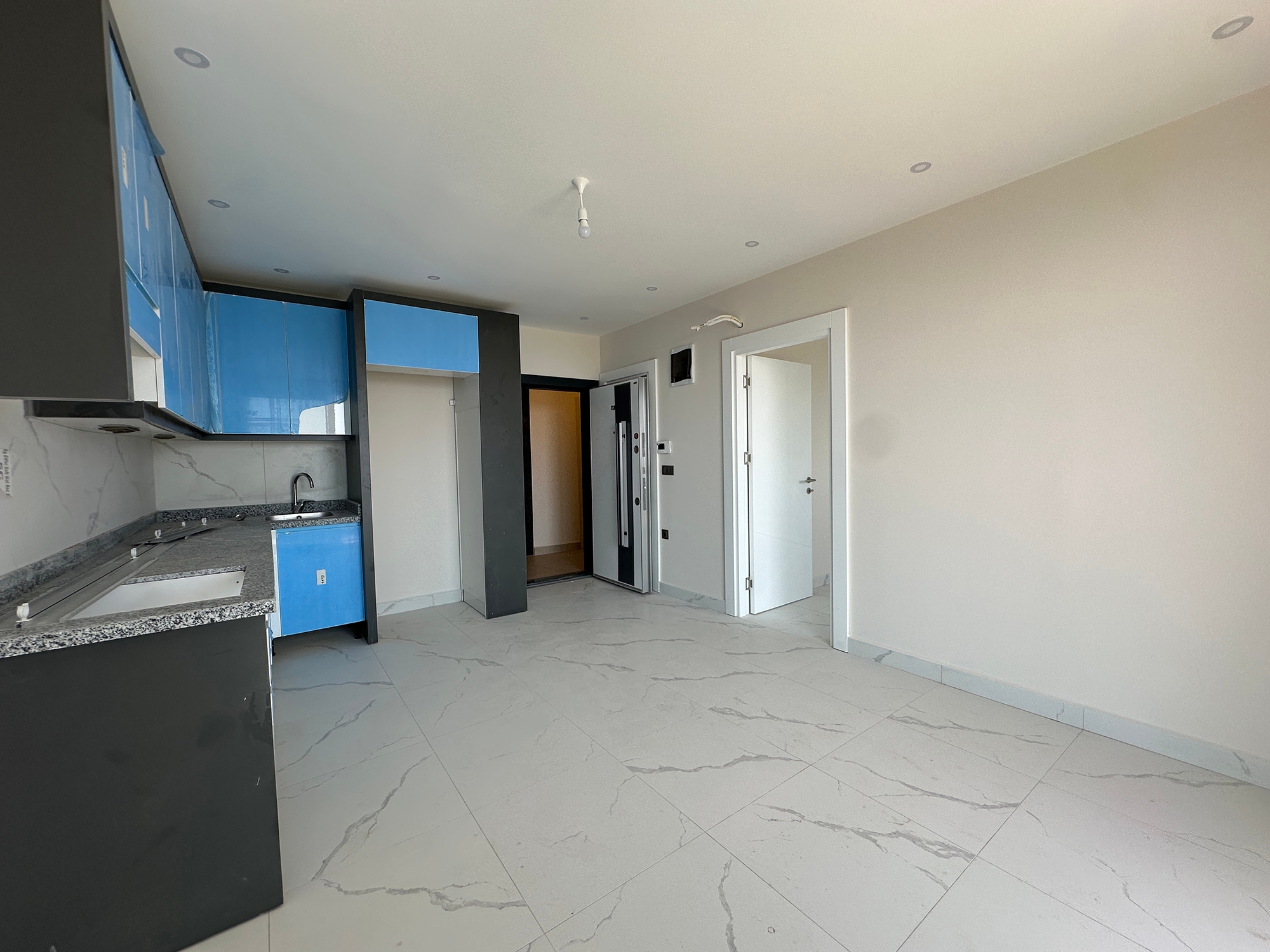 Luksus 1+1 Lejlighed med Fantastisk Hav- og Bjergudsigt, Avsallar