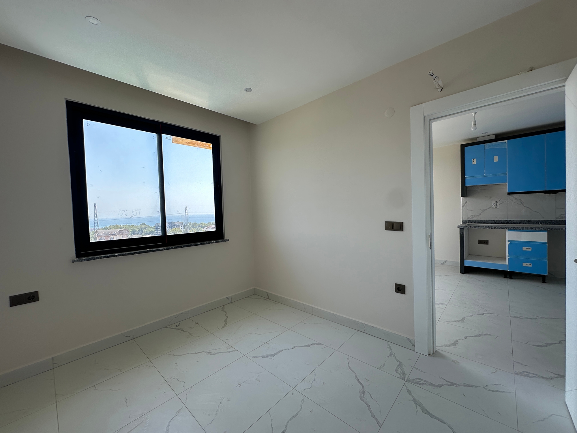 Luksus 1+1 Lejlighed med Fantastisk Hav- og Bjergudsigt, Avsallar