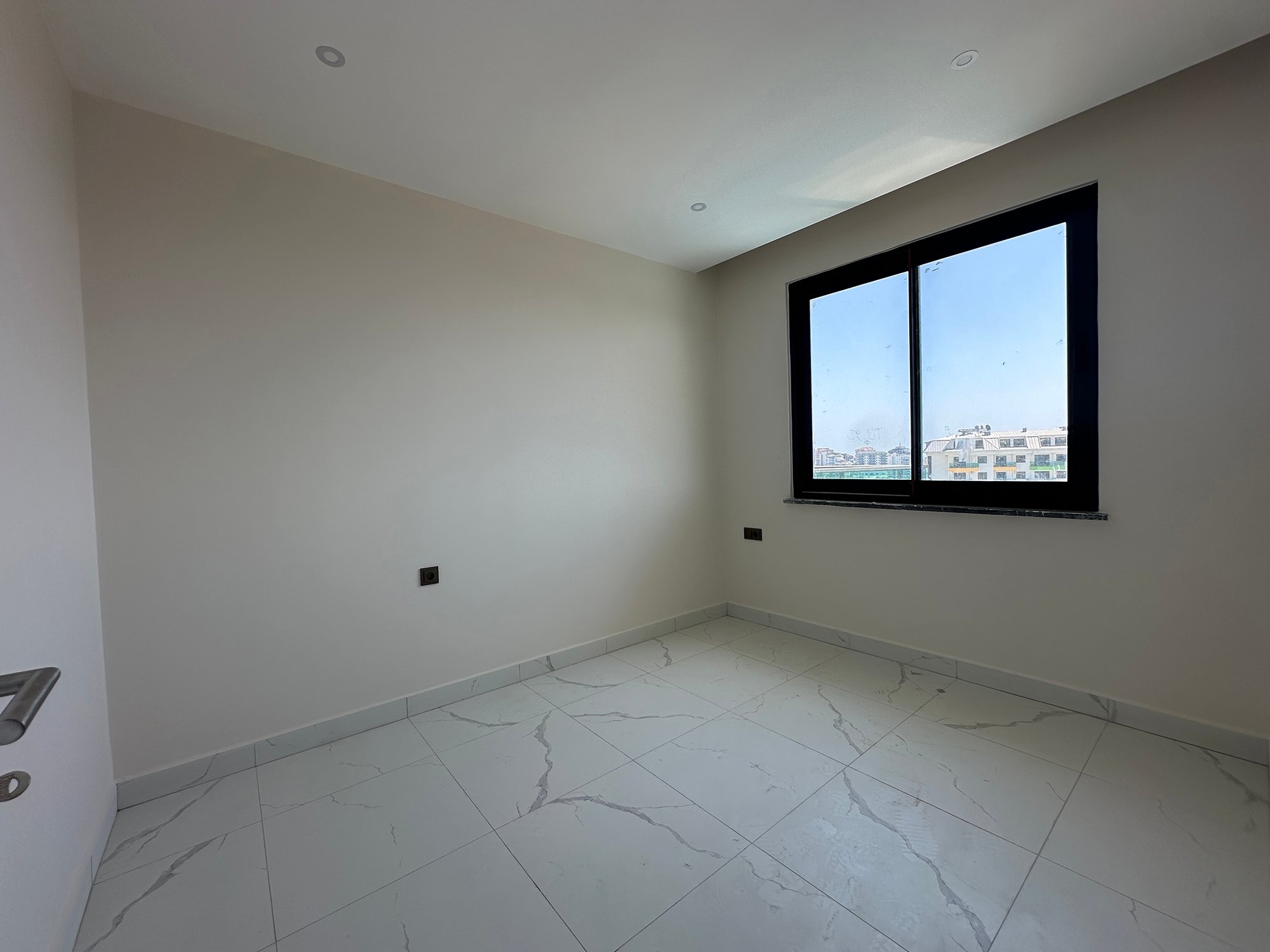 Luksus 1+1 Lejlighed med Fantastisk Hav- og Bjergudsigt, Avsallar