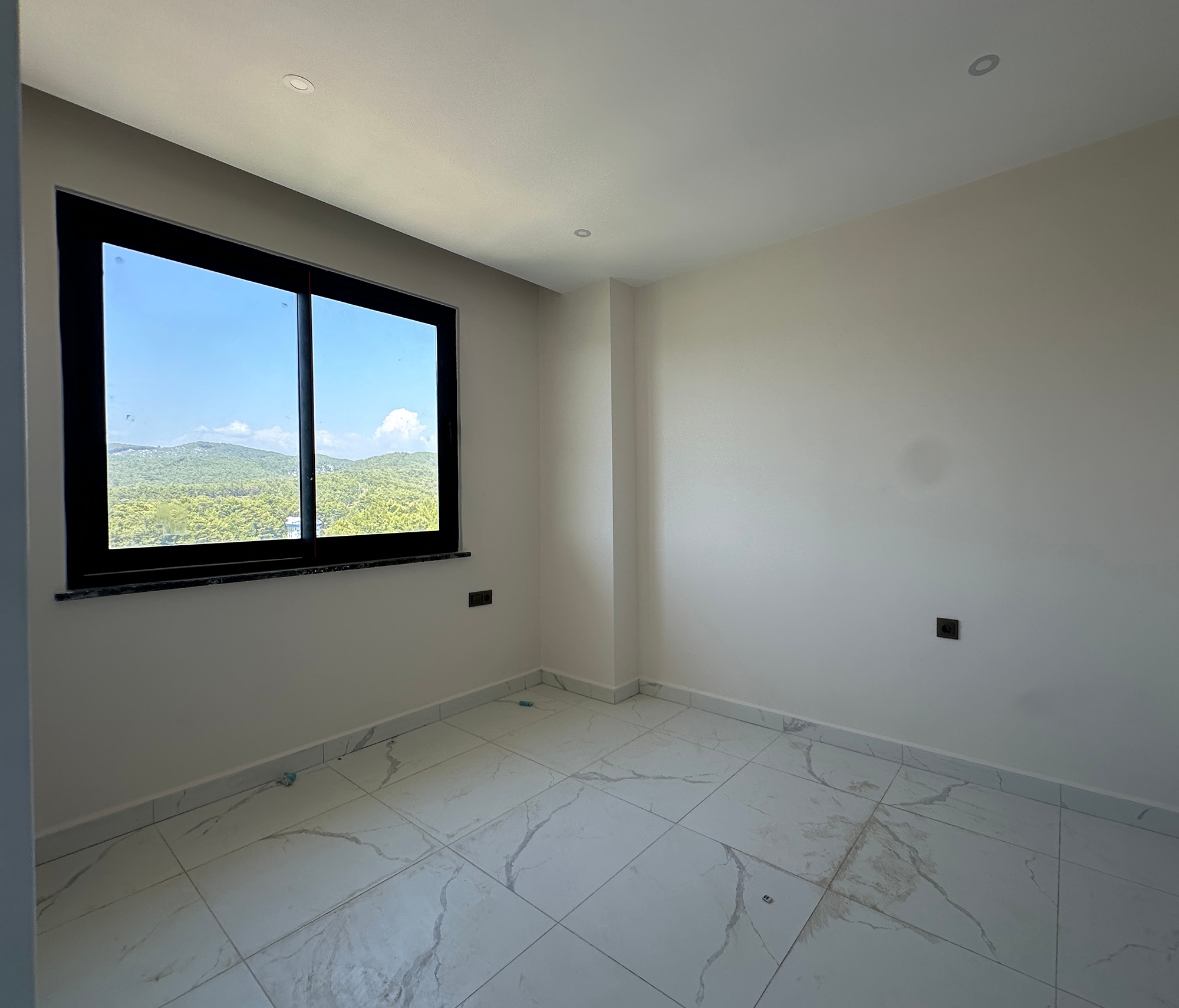 Moderne 1+1 Lejlighed med Bjergudsigt i Avsallar, Alanya