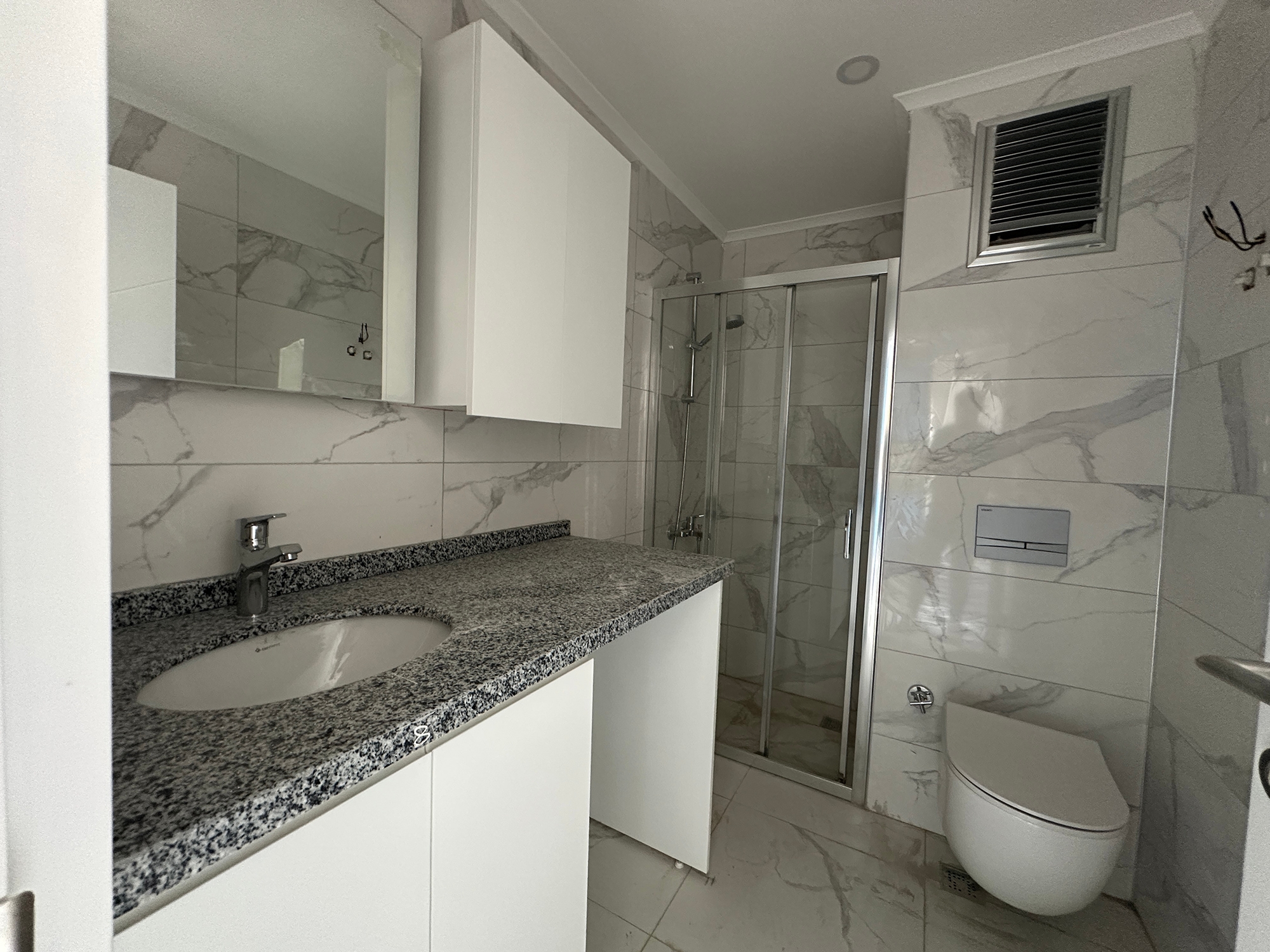 Moderne 1+1 Lejlighed med Bjergudsigt i Avsallar, Alanya