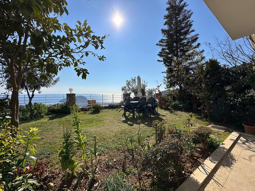 Luxurious 5+1 Villa with Breathtaking Views in Alanya - Bektas