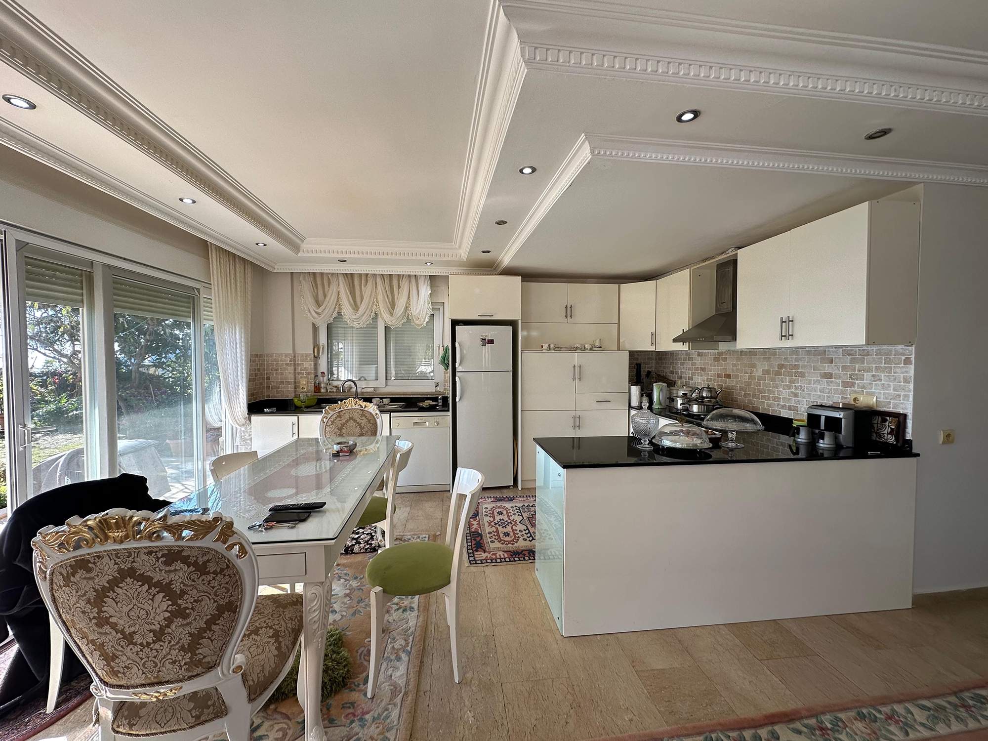 Luxurious 5+1 Villa with Breathtaking Views in Alanya - Bektas