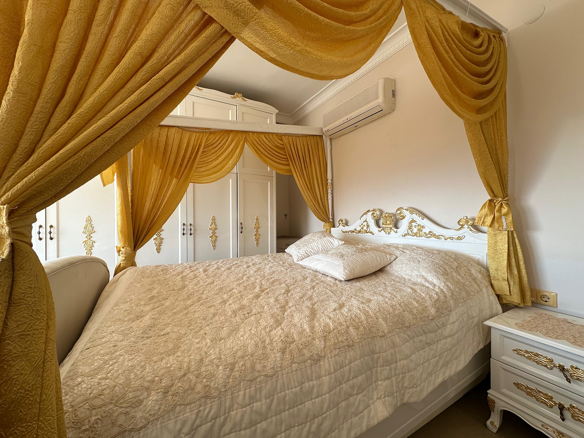 Luxurious 5+1 Villa with Breathtaking Views in Alanya - Bektas