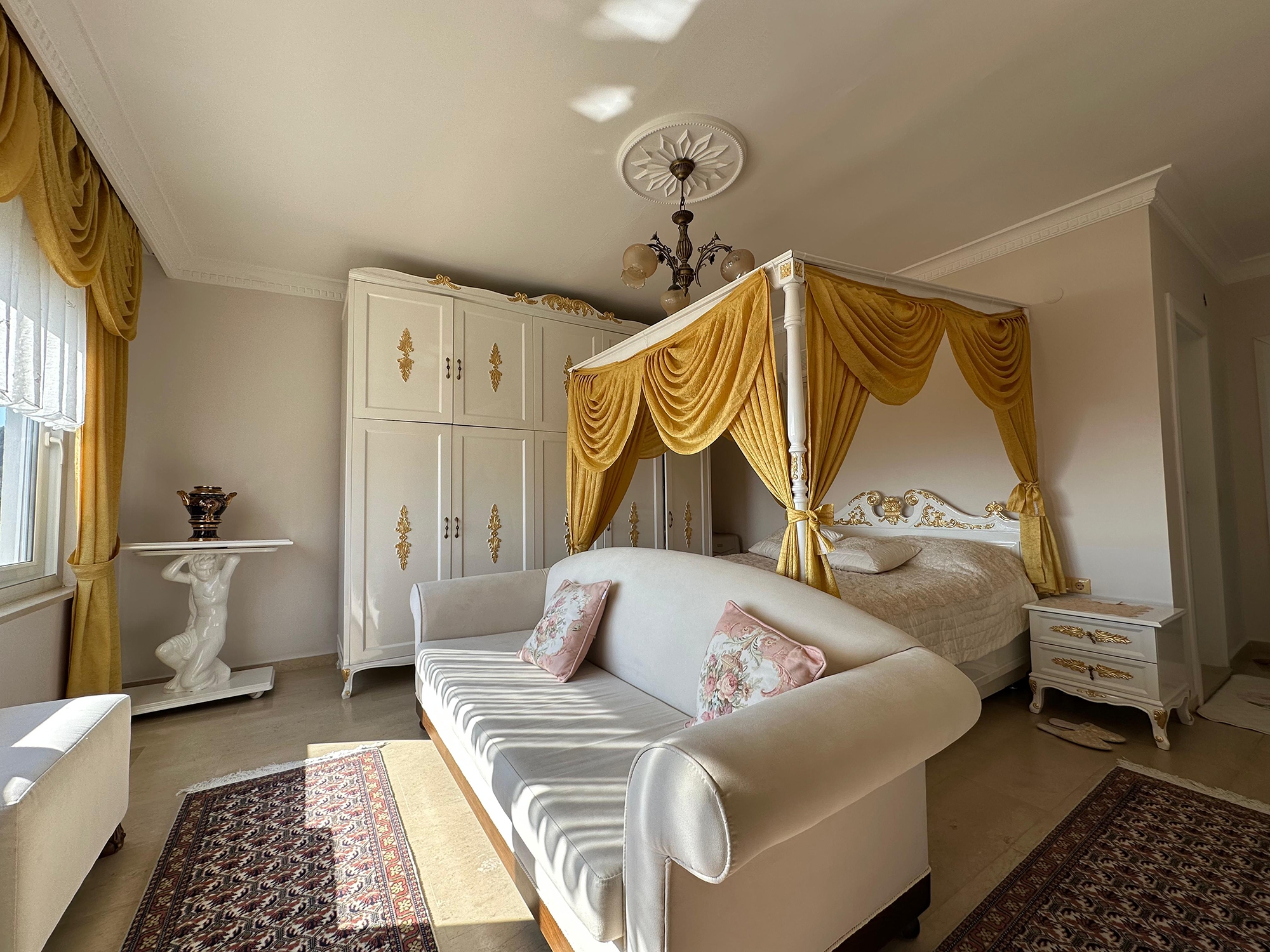 Luxurious 5+1 Villa with Breathtaking Views in Alanya - Bektas