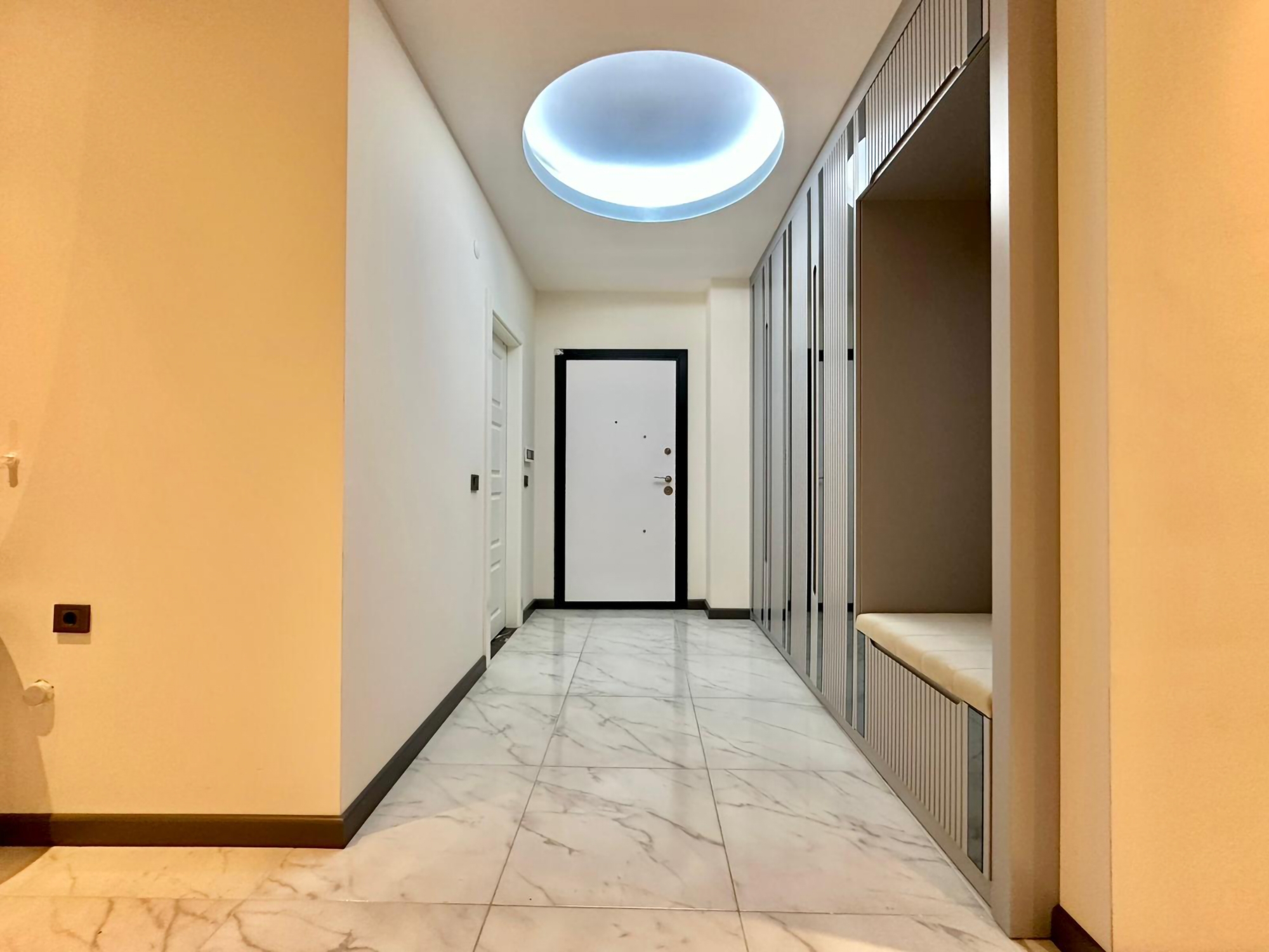 Geräumiges 4+1 Luxusapartment mit Bergblick, Alanya