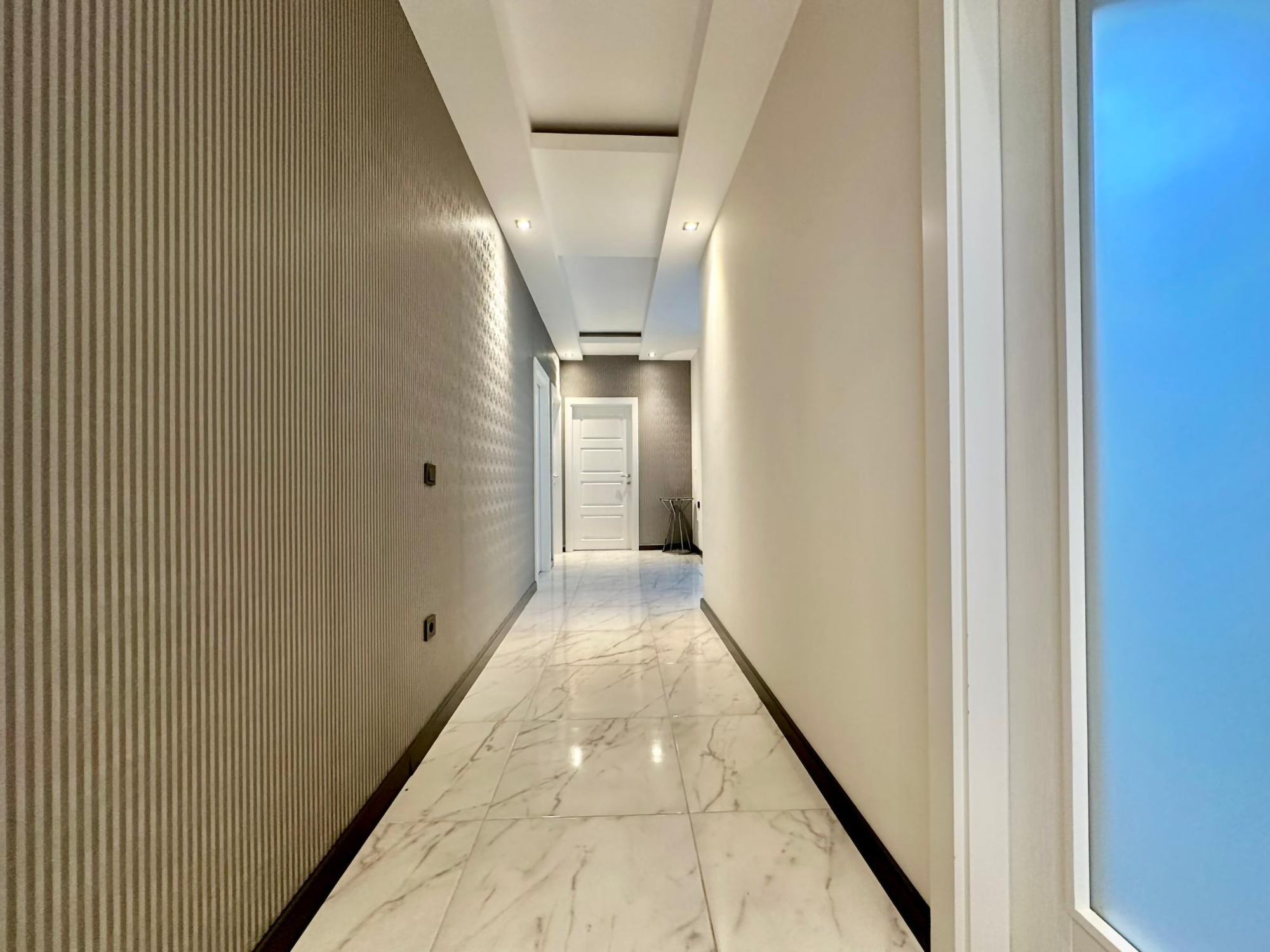 Geräumiges 4+1 Luxusapartment mit Bergblick, Alanya