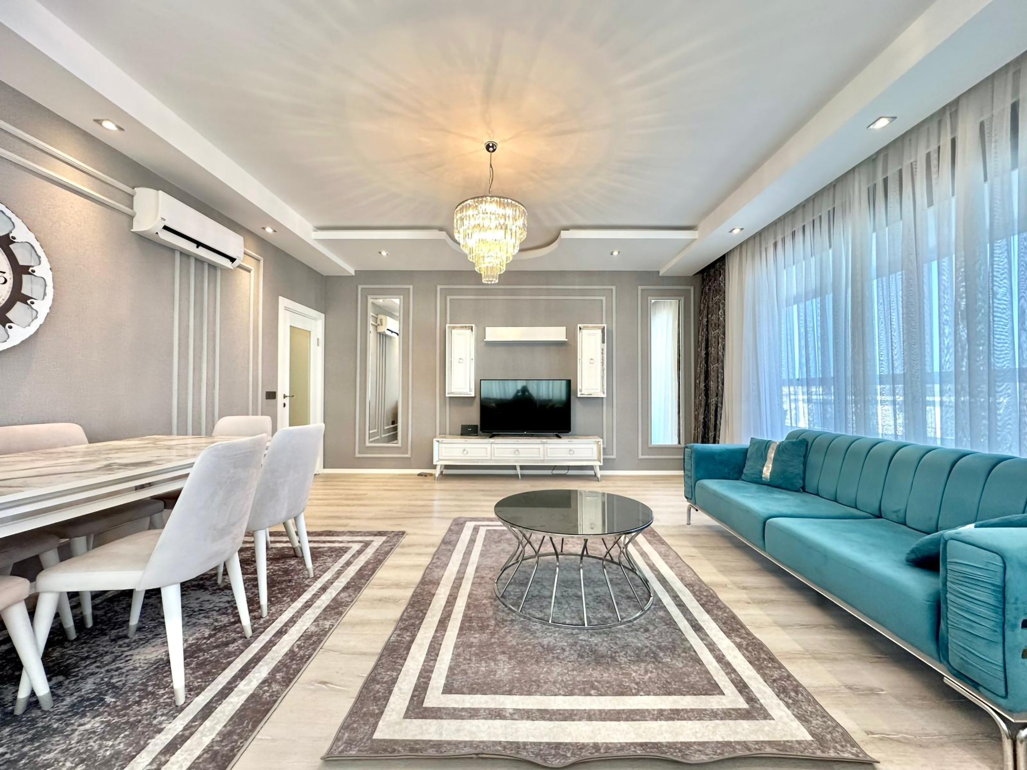 Geräumiges 4+1 Luxusapartment mit Bergblick, Alanya