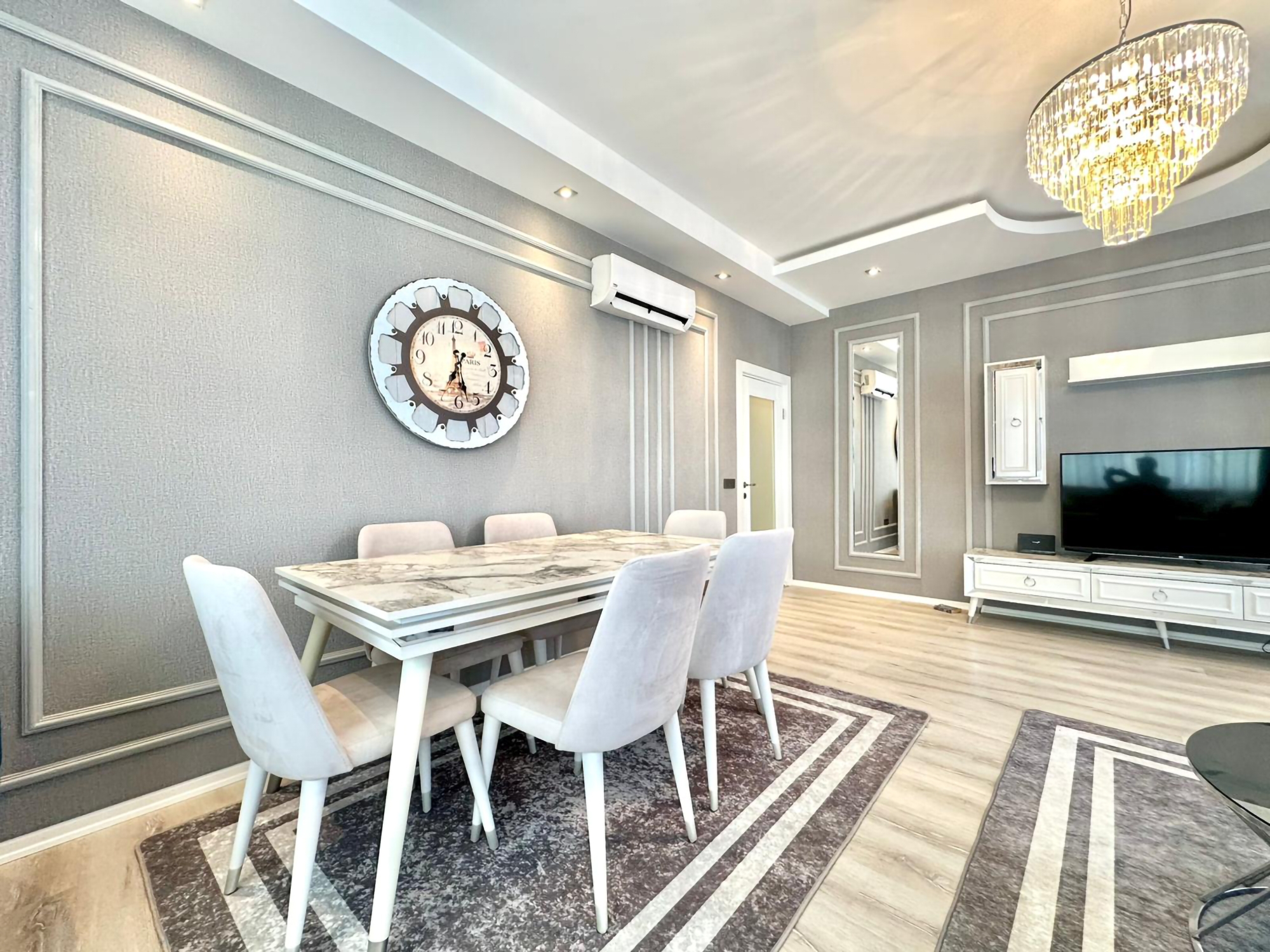 Geräumiges 4+1 Luxusapartment mit Bergblick, Alanya
