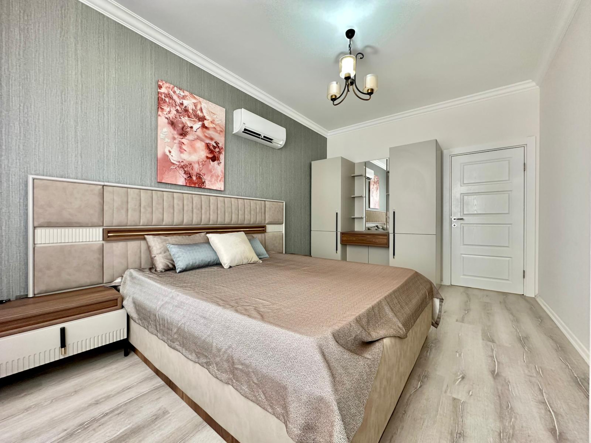 Geräumiges 4+1 Luxusapartment mit Bergblick, Alanya
