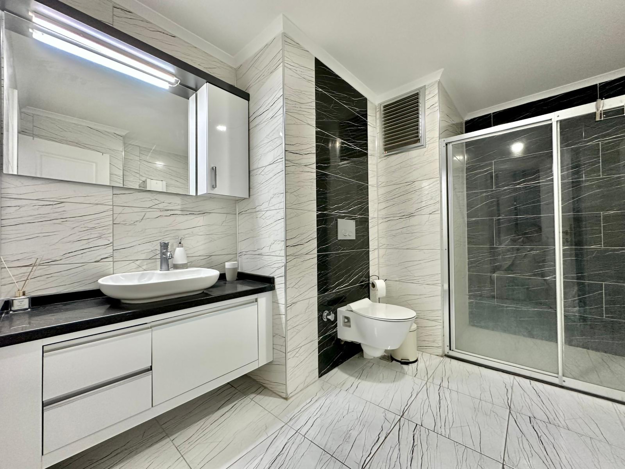 Geräumiges 4+1 Luxusapartment mit Bergblick, Alanya
