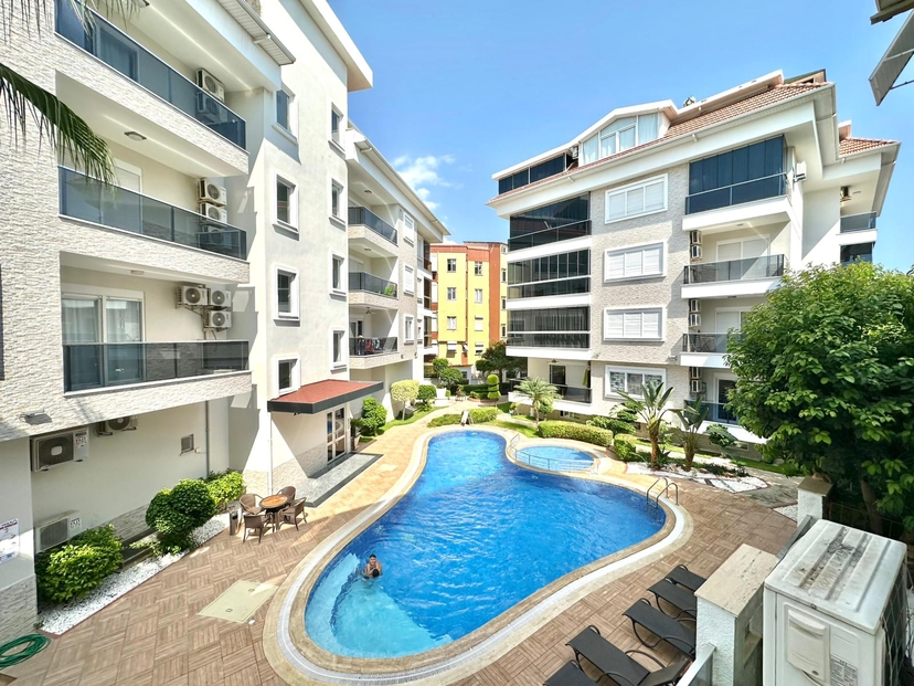 Centralt beliggende 1+1 lejlighed i Oba, Alanya