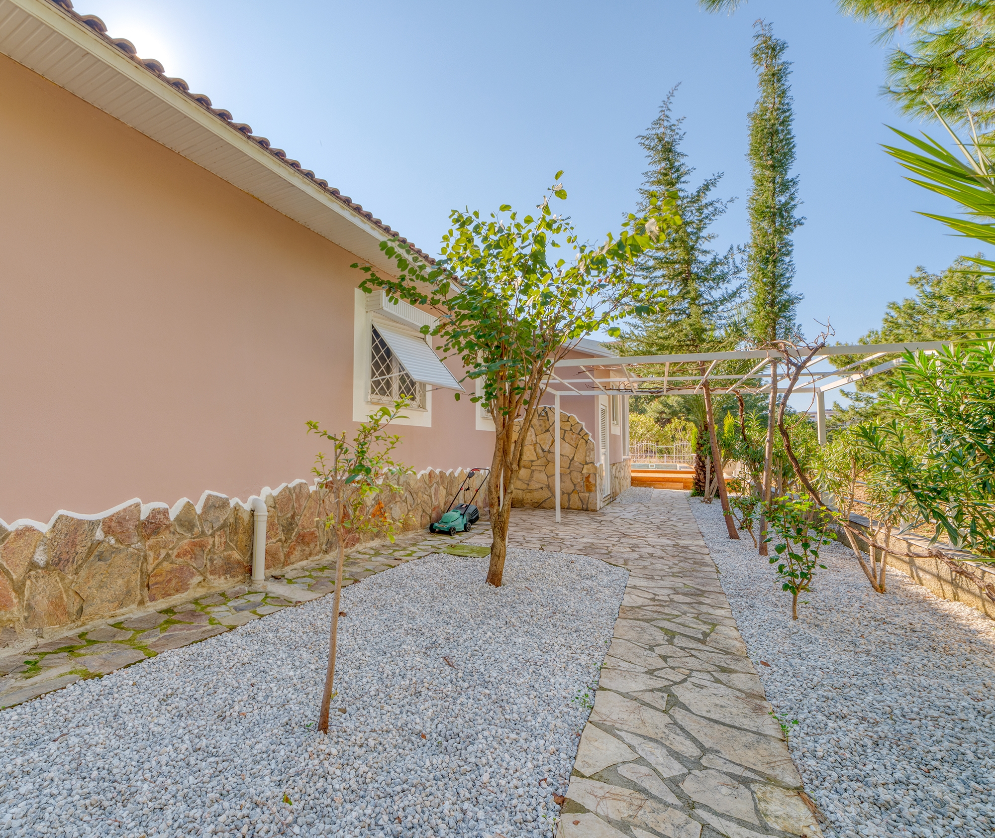 Spacious 3+1 Villa with Mountain Views, Alanya-Avsallar