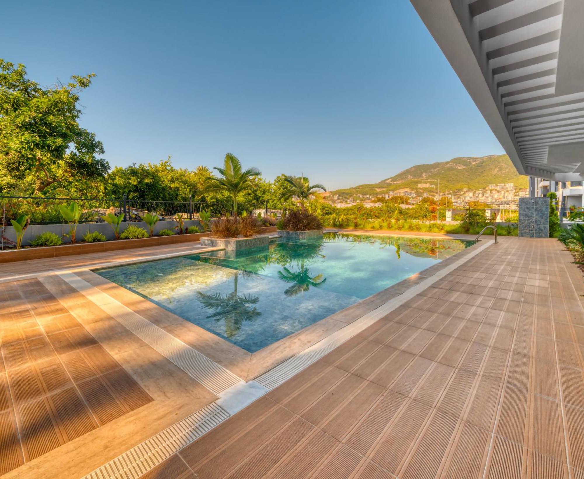 Luksuriøs 1+1 leilighet i Oba, Alanya med fjellutsikt