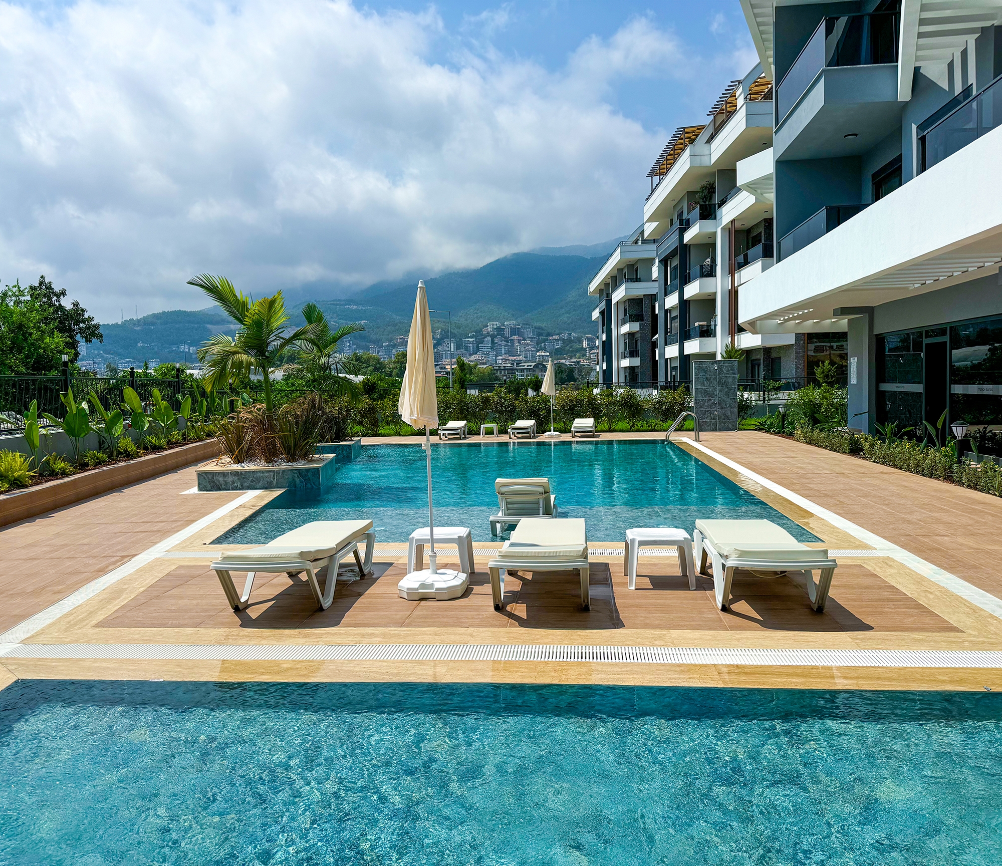 Luksuriøs 1+1 leilighet i Oba, Alanya med fjellutsikt