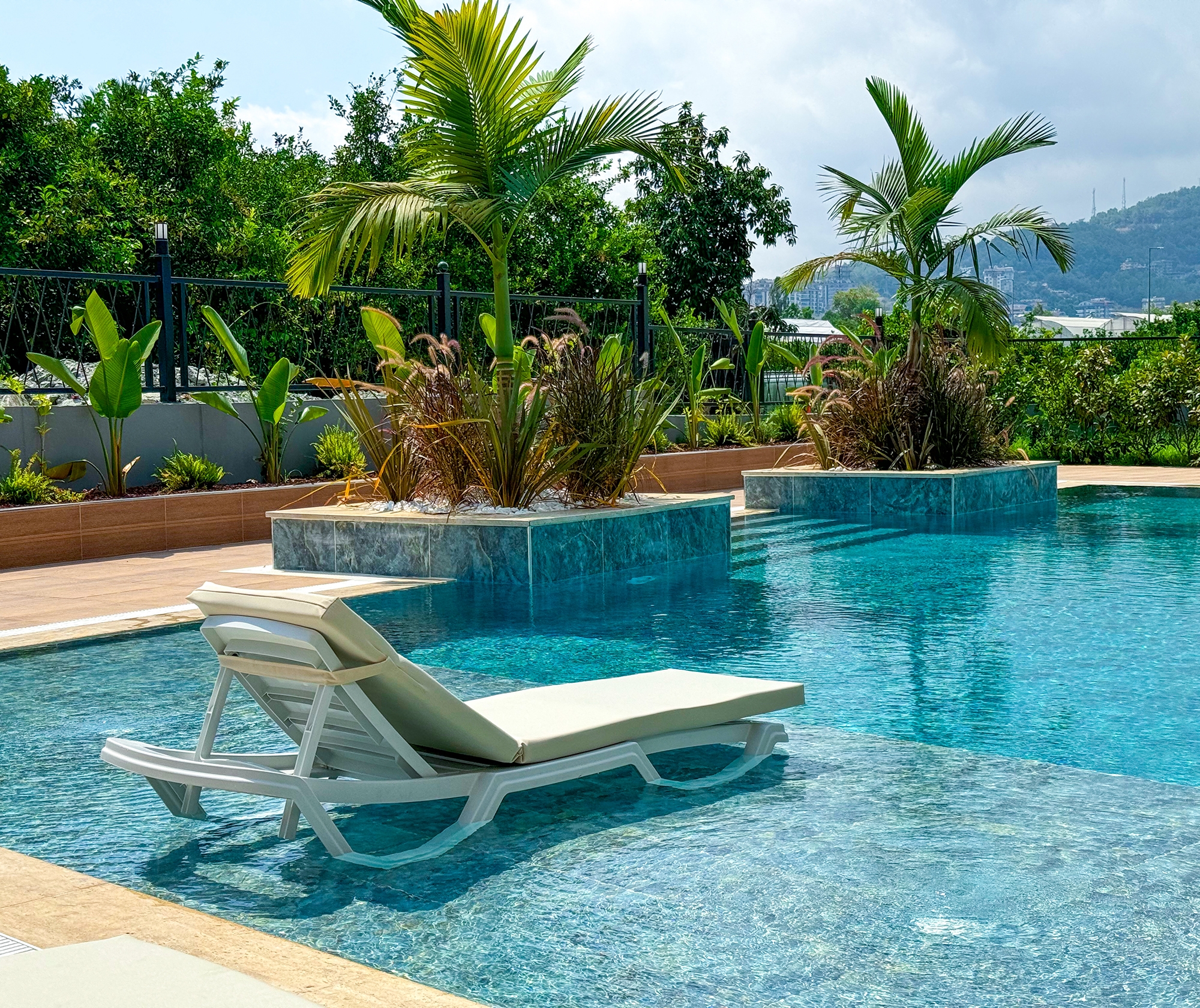 Luksuriøs 1+1 leilighet i Oba, Alanya med fjellutsikt