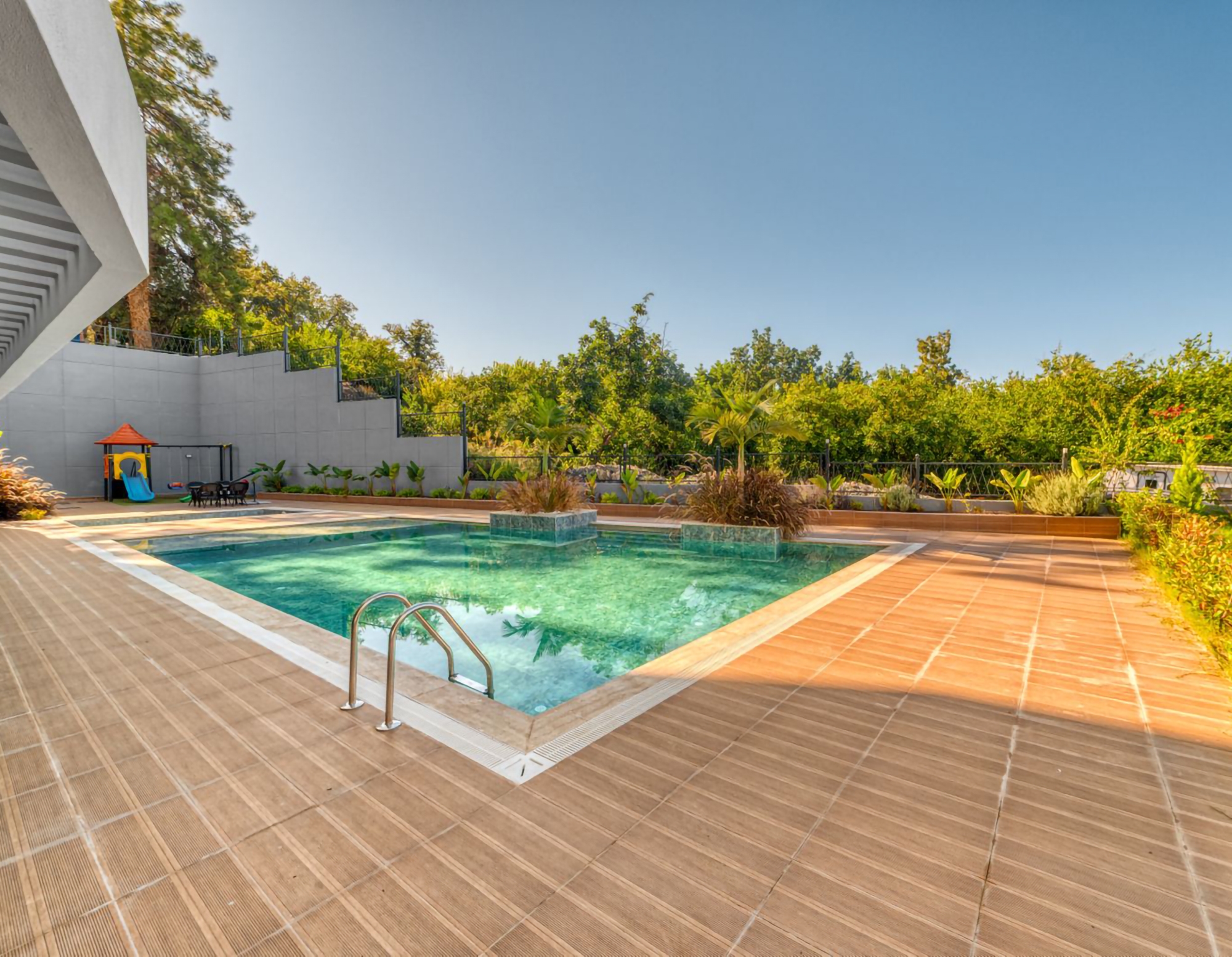 Luksuriøs 1+1 leilighet i Oba, Alanya med fjellutsikt