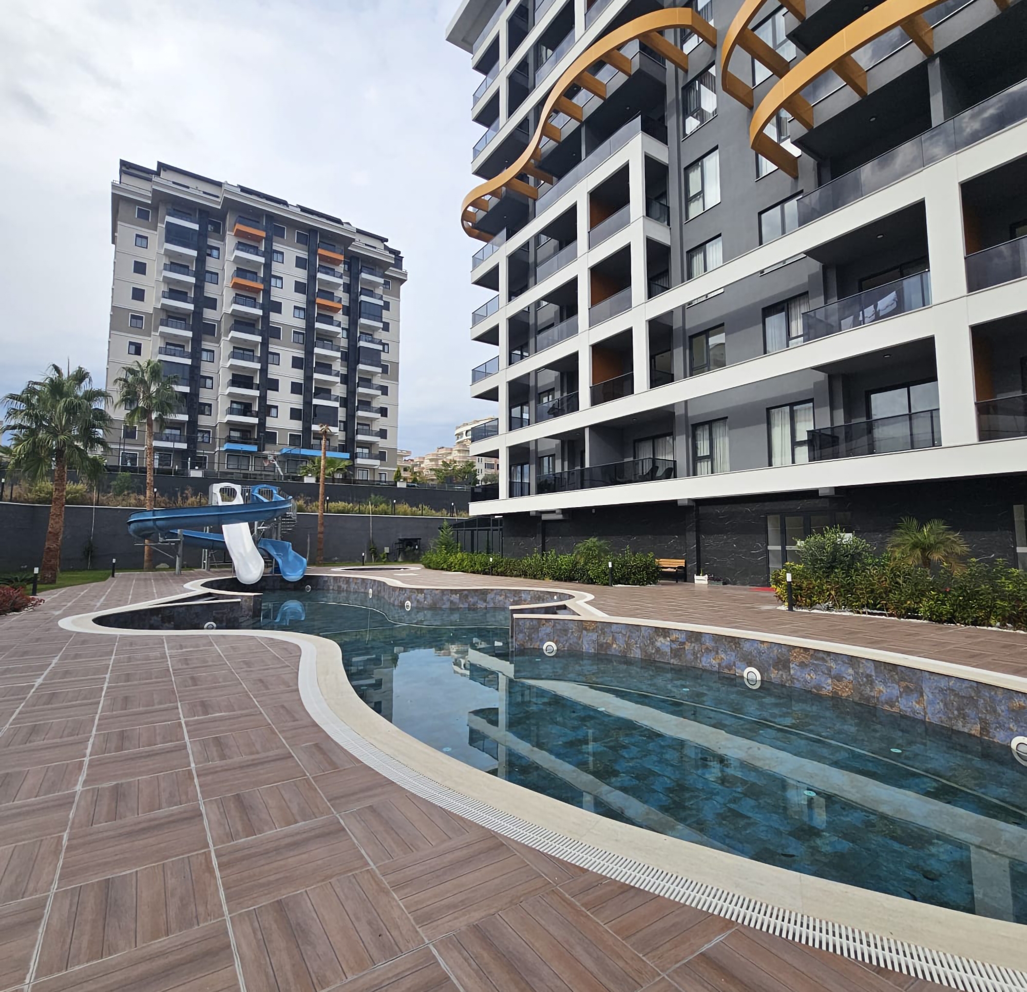 Moderne 1+1 leilighet med fjellutsikt i Avsallar, Alanya