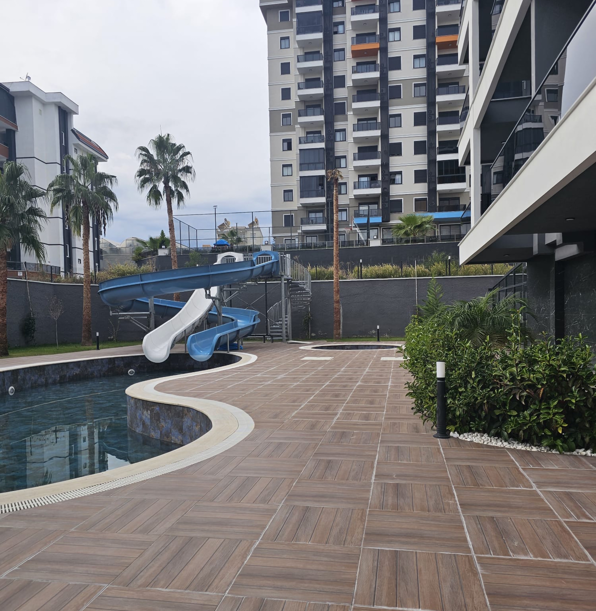 Moderne 1+1 leilighet med fjellutsikt i Avsallar, Alanya