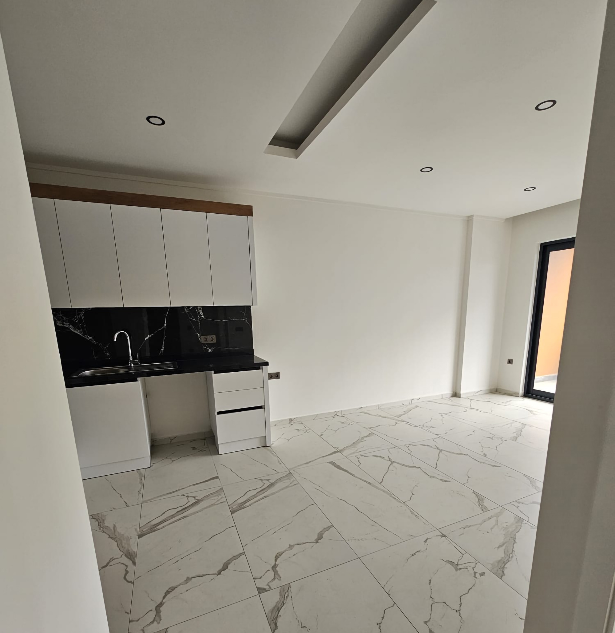 Moderne 1+1 leilighet med fjellutsikt i Avsallar, Alanya