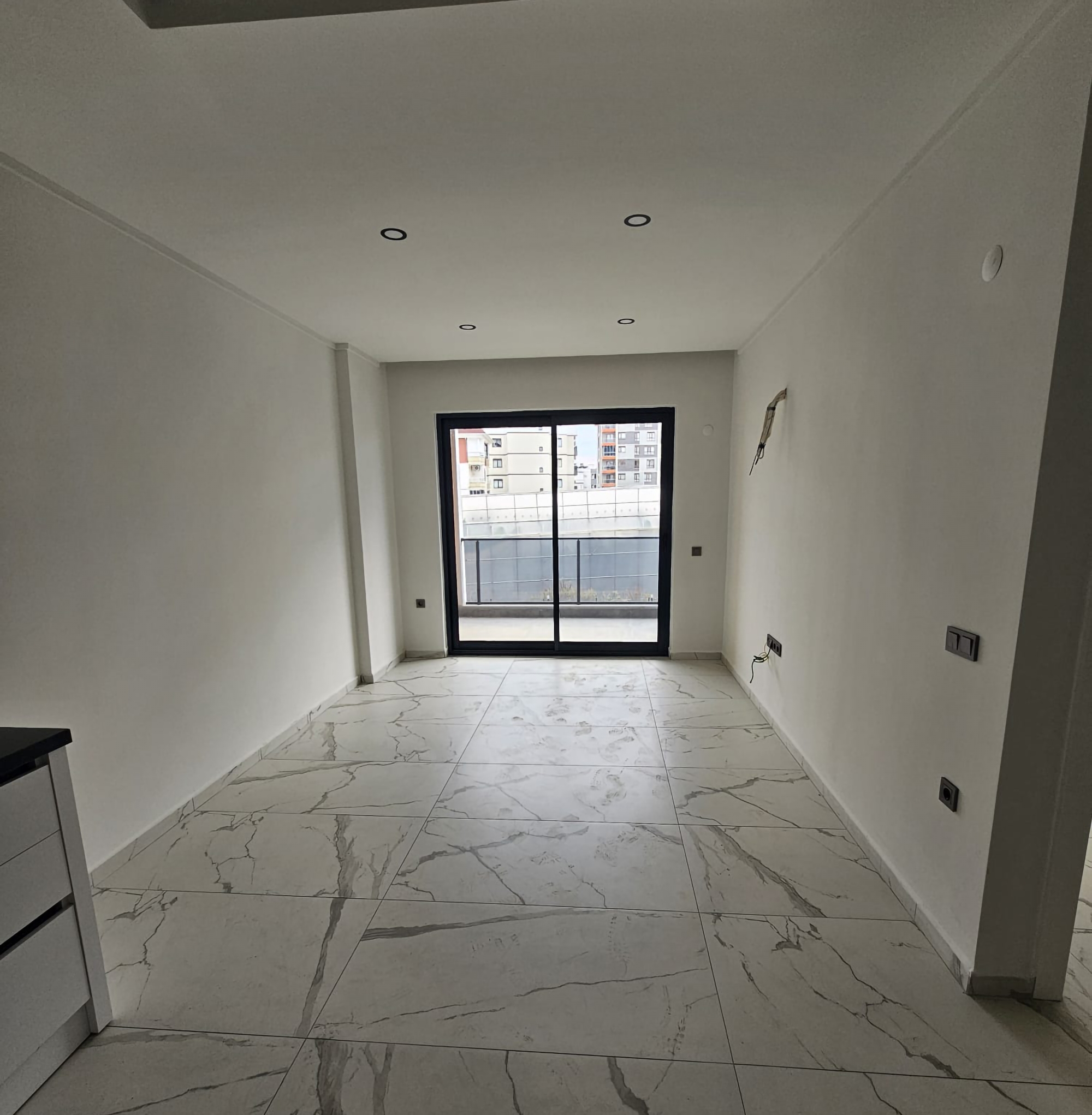 Moderne 1+1 leilighet med fjellutsikt i Avsallar, Alanya