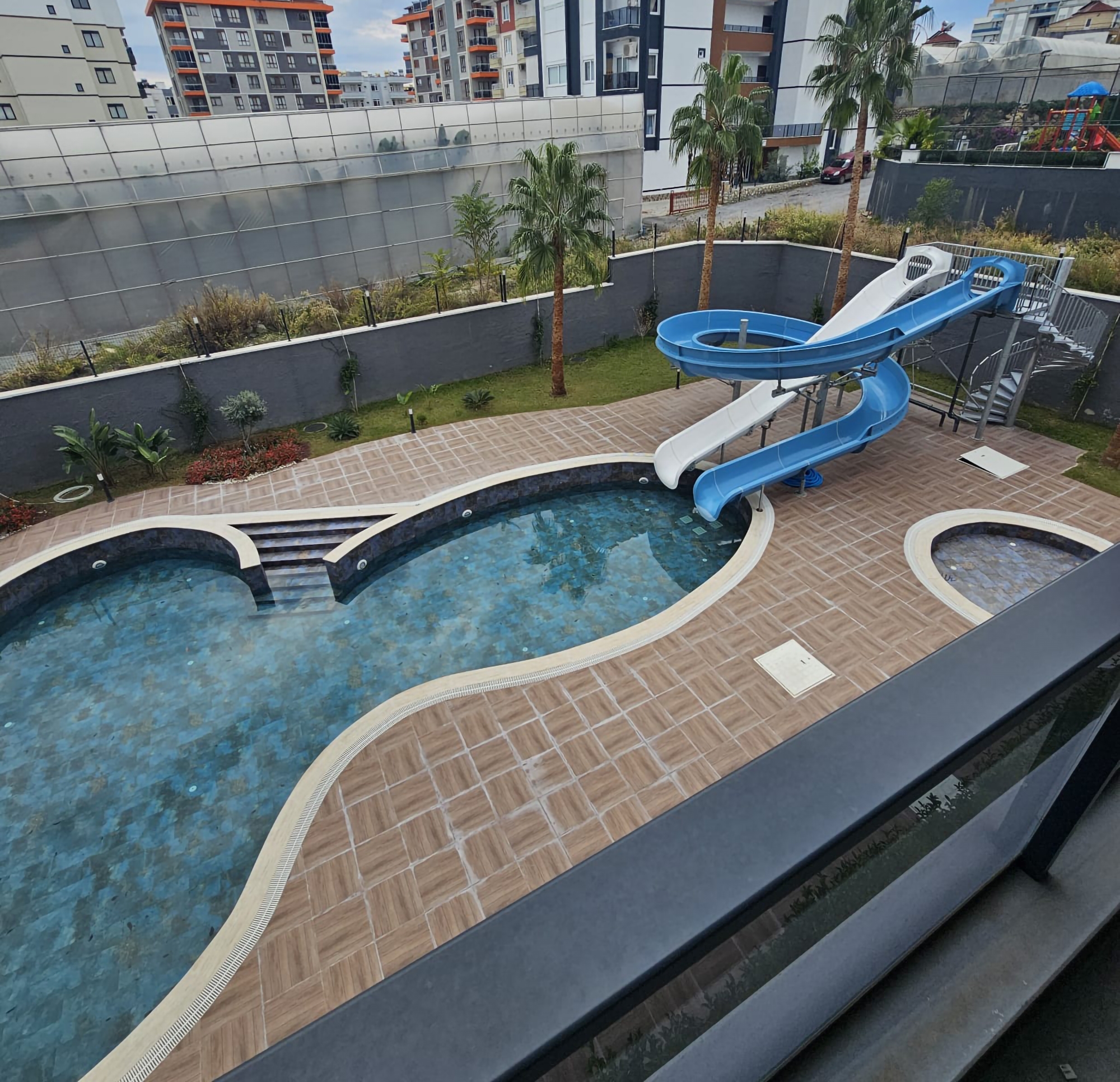 Moderne 1+1 leilighet med fjellutsikt i Avsallar, Alanya