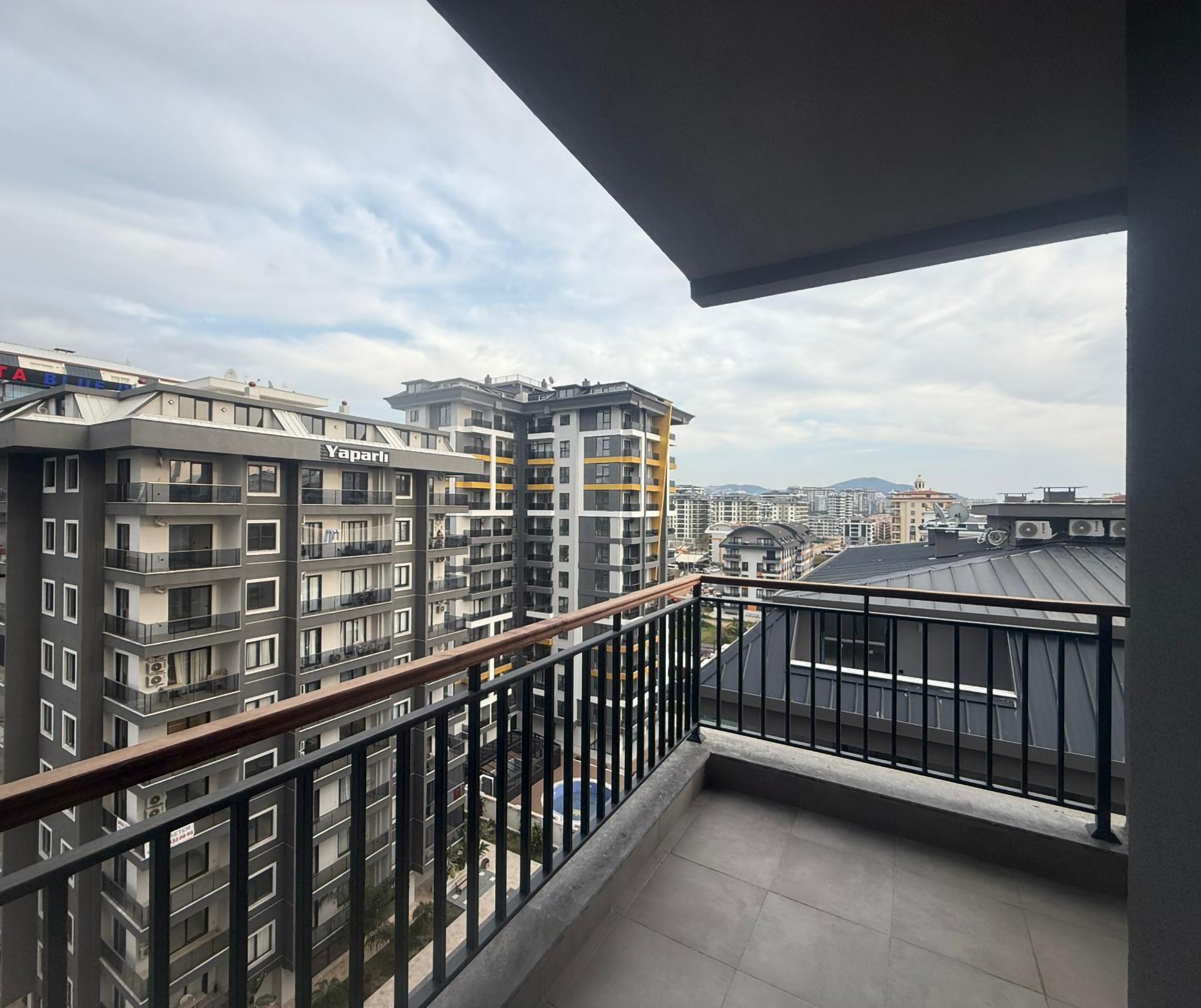 Luksus 1+1 Lejlighed med Bjergudsigt i Mahmutlar, Alanya