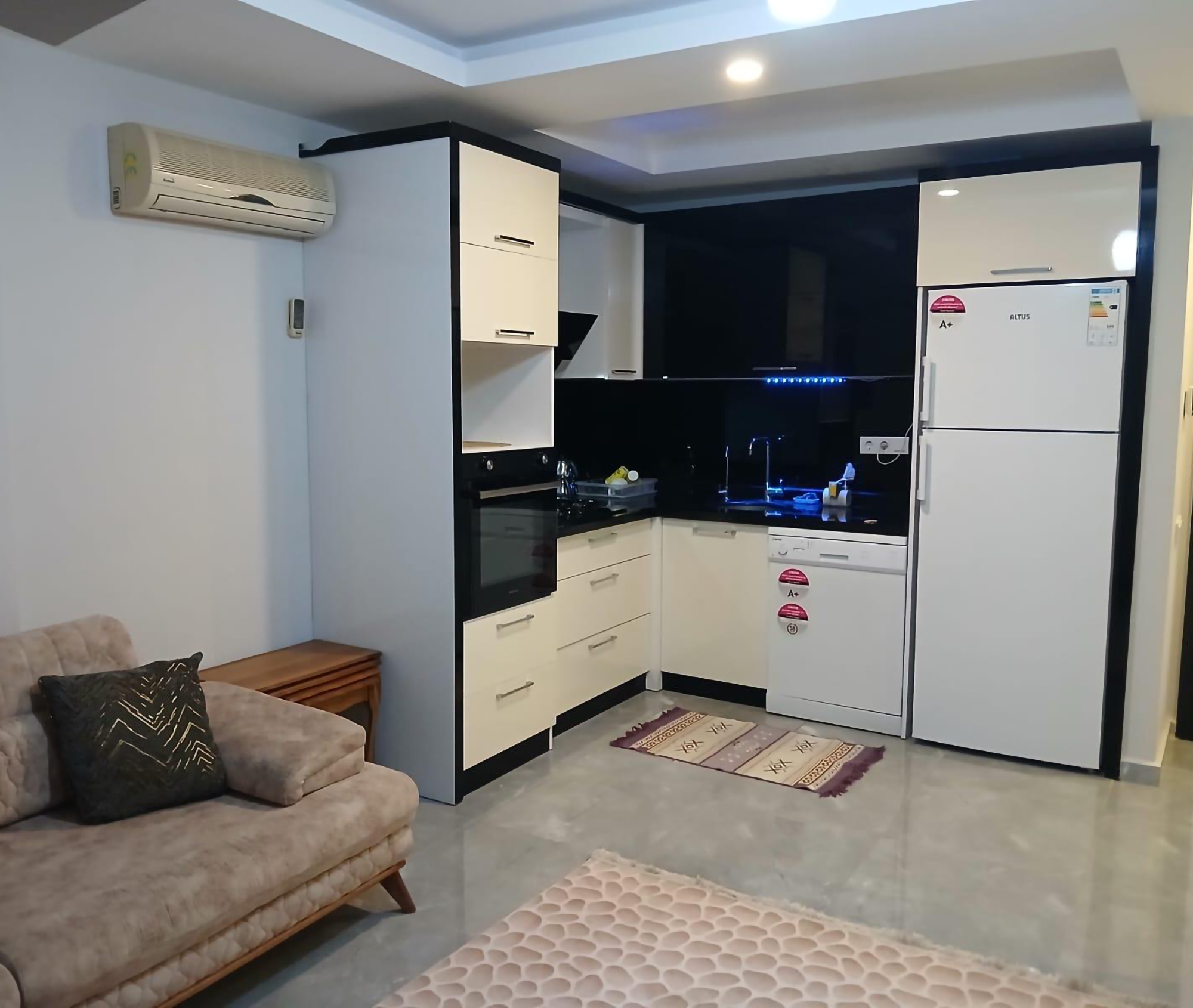 Luksus 1+1 Lejlighed med Bjergudsigt i Mahmutlar