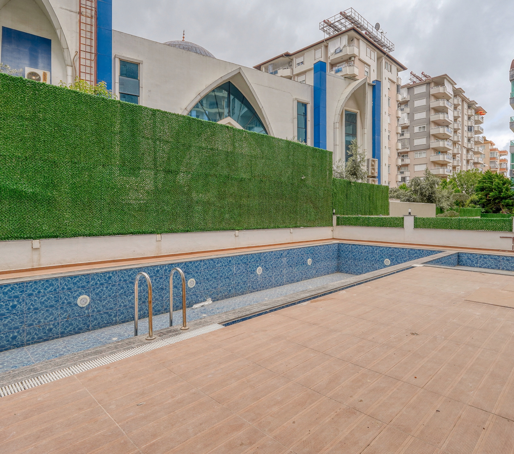Luxuriöses 1+1 Apartment in Mahmutlar mit Bergblick