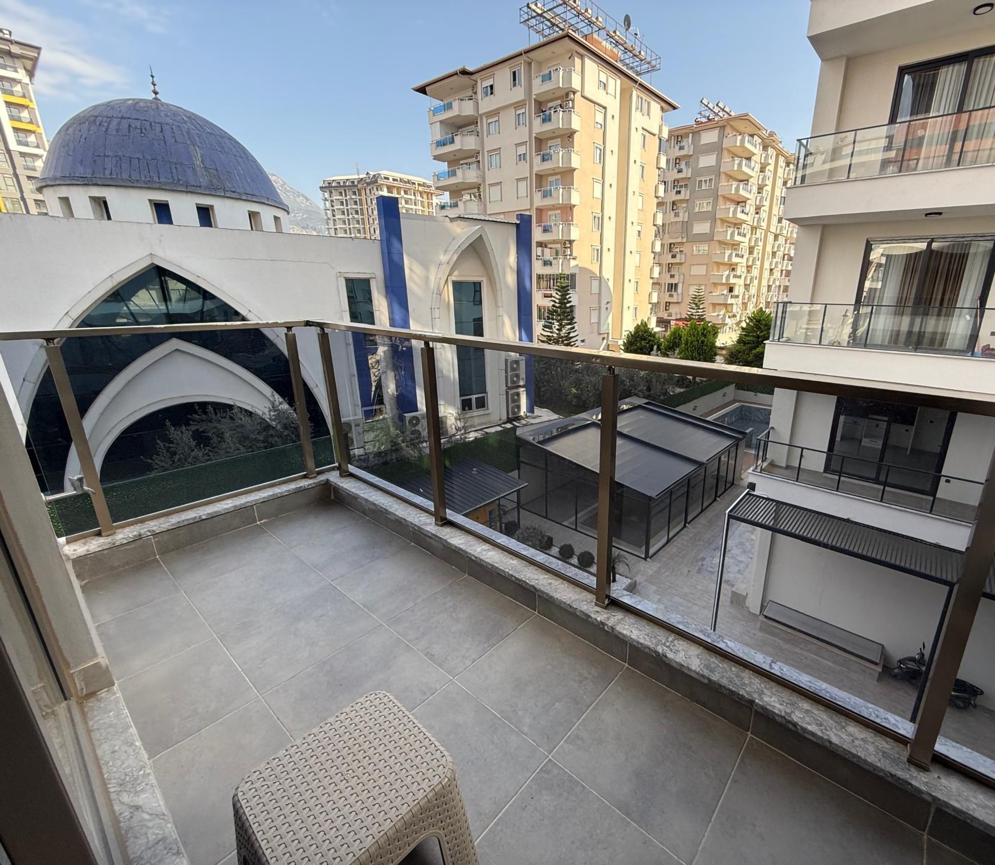 Luxuriöses 1+1 Apartment in Mahmutlar mit Bergblick