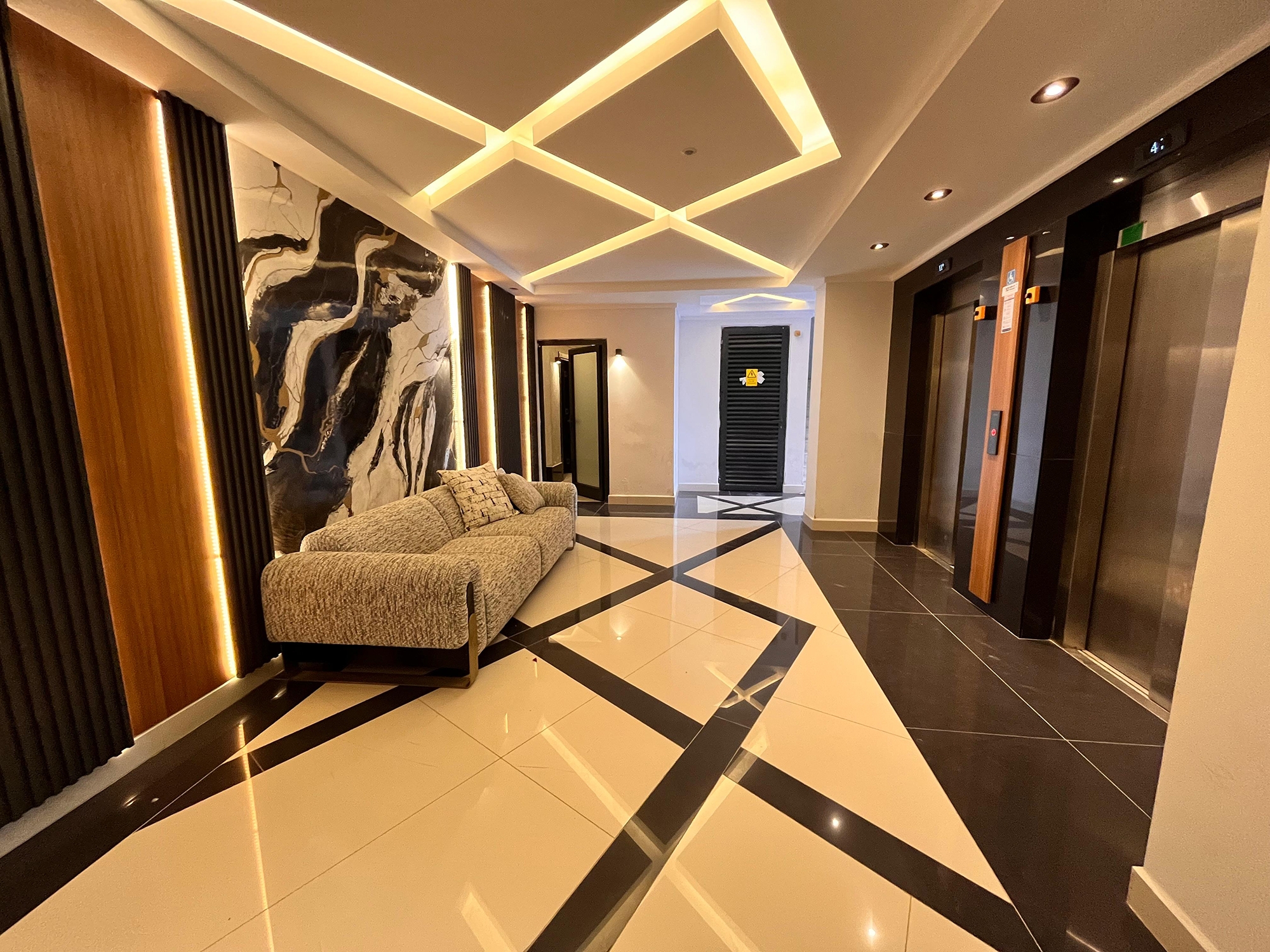 Luxuriöses 1+1 Apartment mit Bergblick in Mahmutlar, Alanya