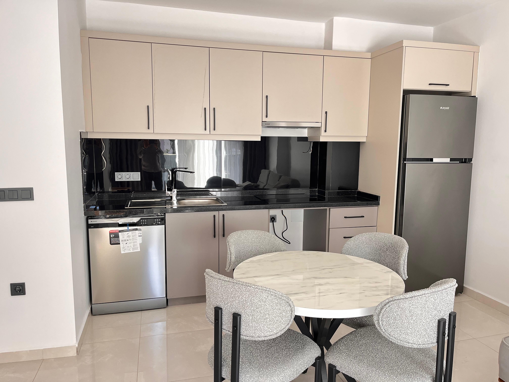 Luxuriöses 1+1 Apartment mit Bergblick in Mahmutlar, Alanya