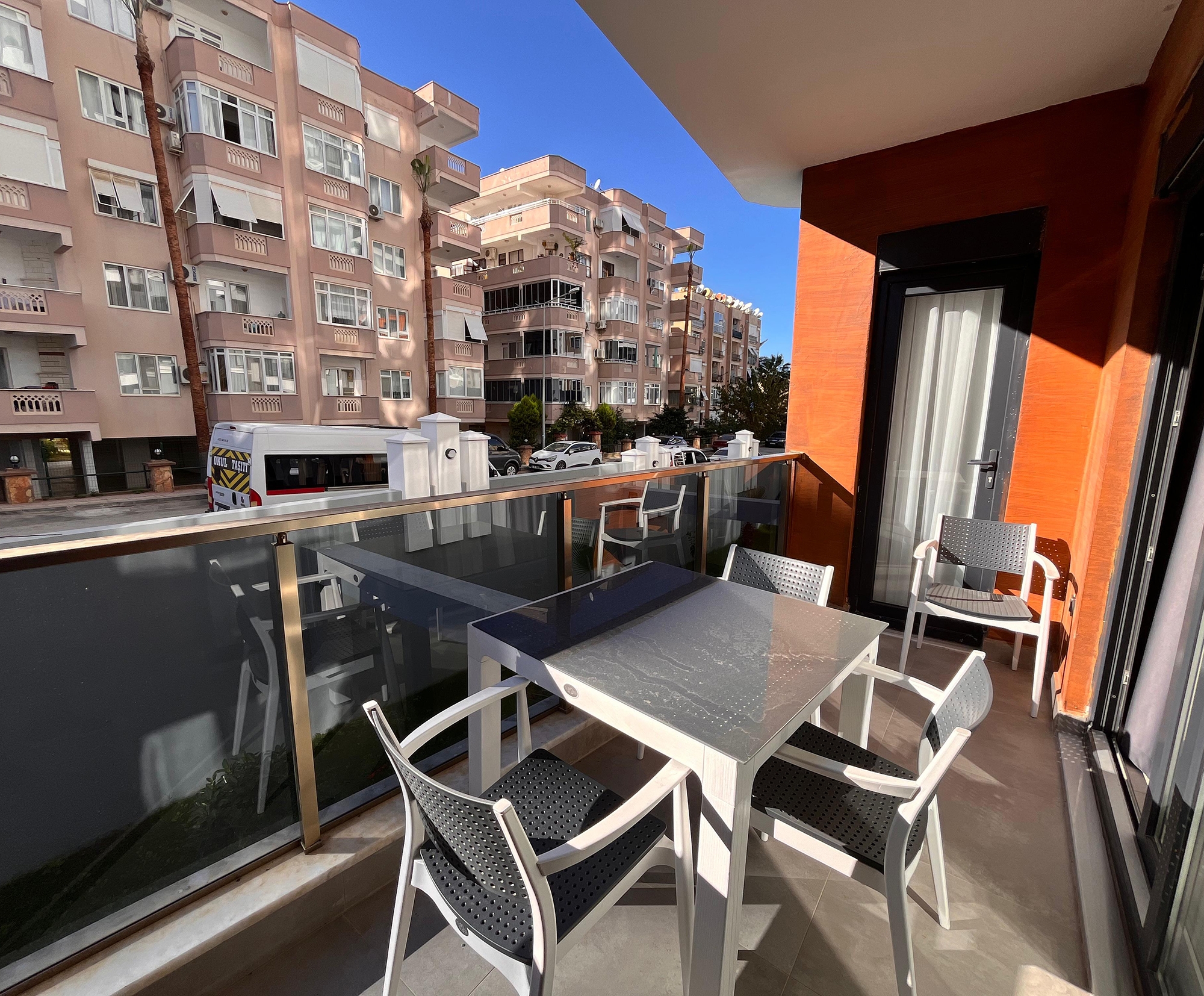Luxuriöses 1+1 Apartment mit Bergblick in Mahmutlar, Alanya