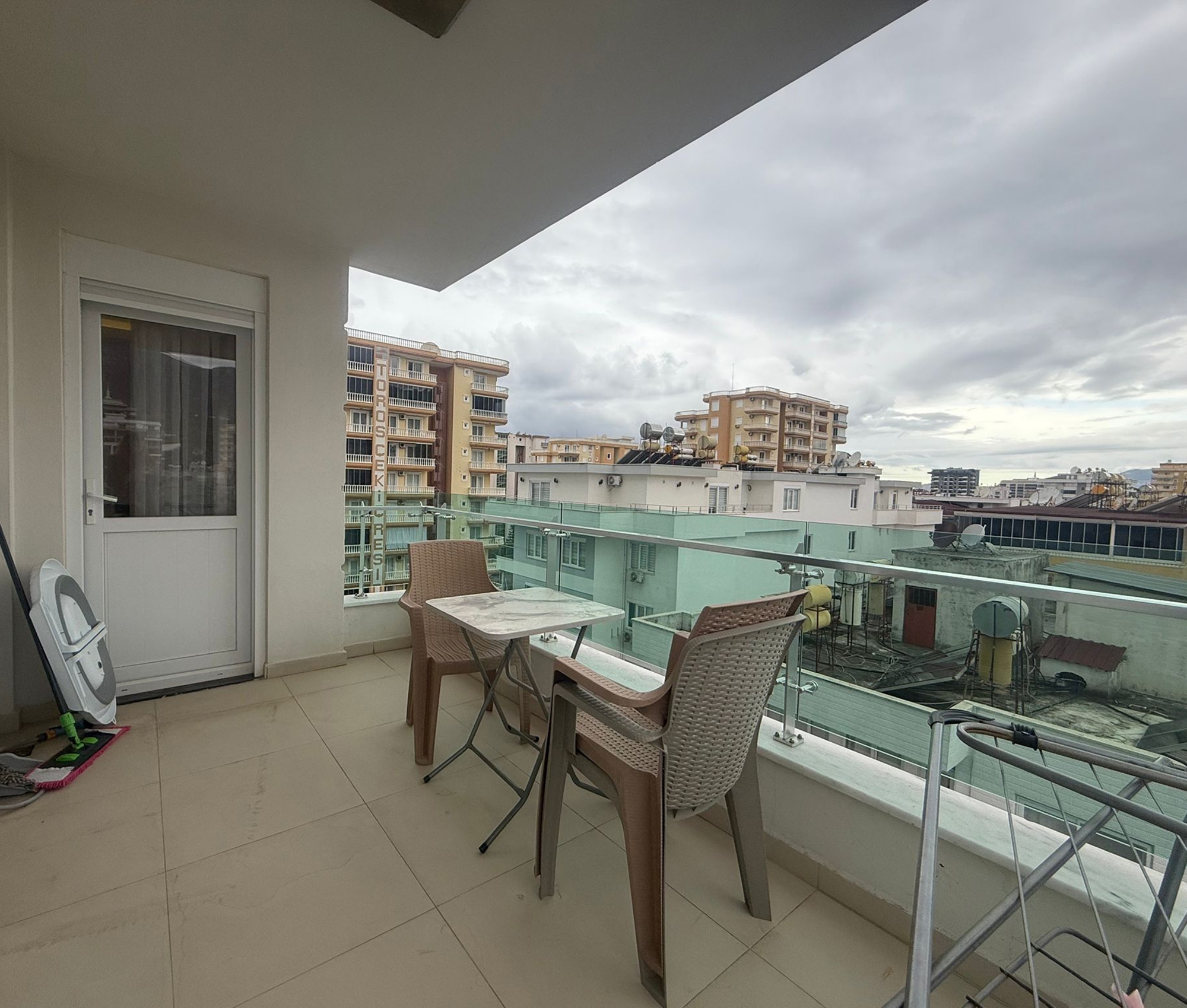 Moderni 1+1 asunto vuorinäköalalla, Alanya