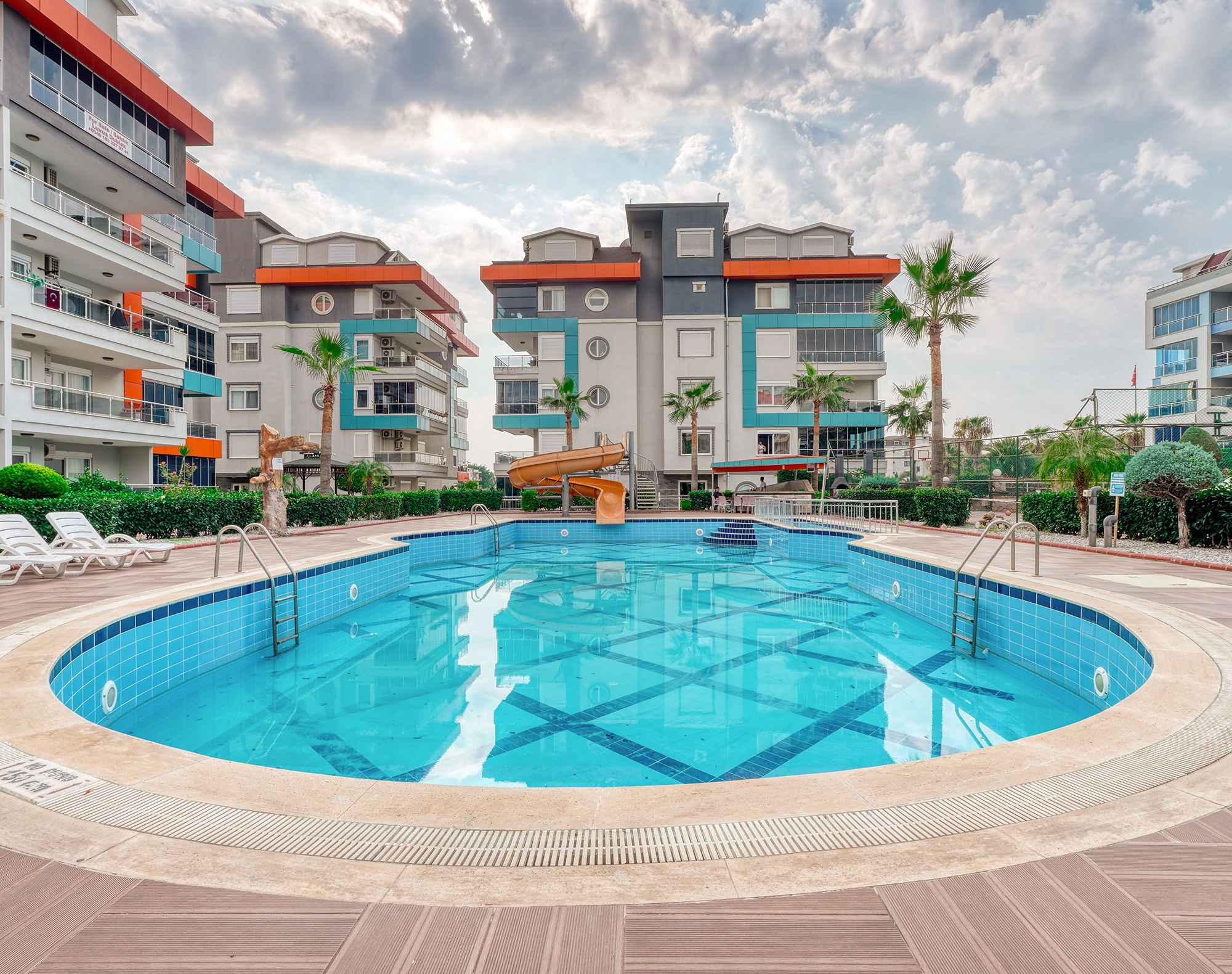 Imponerende 1+1 Lejlighed med Hav- og Bjergudsigt i Kestel, Alanya