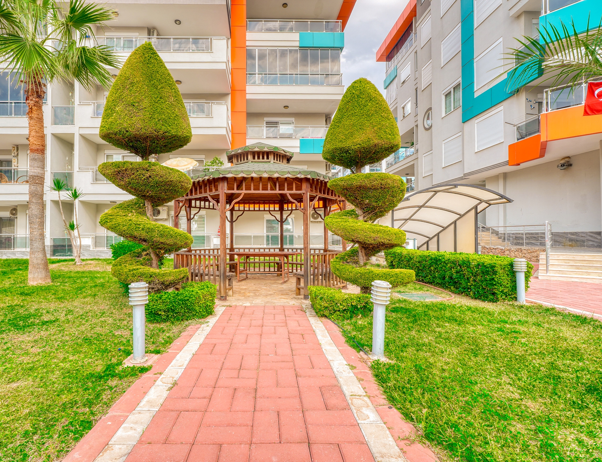 Imponerende 1+1 Lejlighed med Hav- og Bjergudsigt i Kestel, Alanya