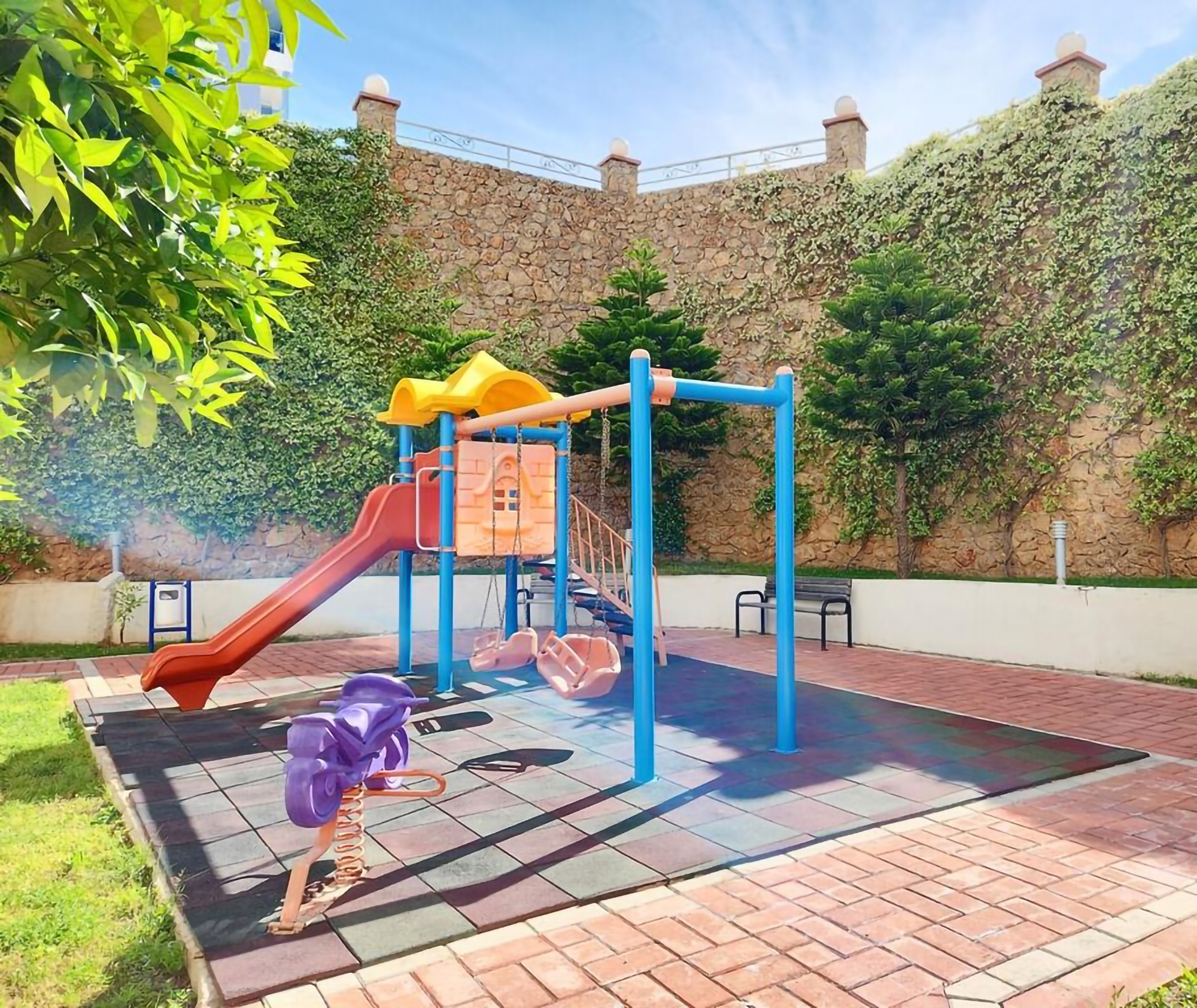 Imponerende 1+1 Lejlighed med Hav- og Bjergudsigt i Kestel, Alanya