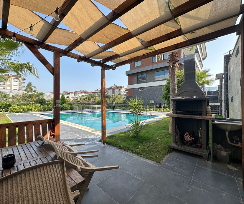 Moderne 1+1 Lejlighed med Hav- og Bjergudsigt i Kestel, Alanya