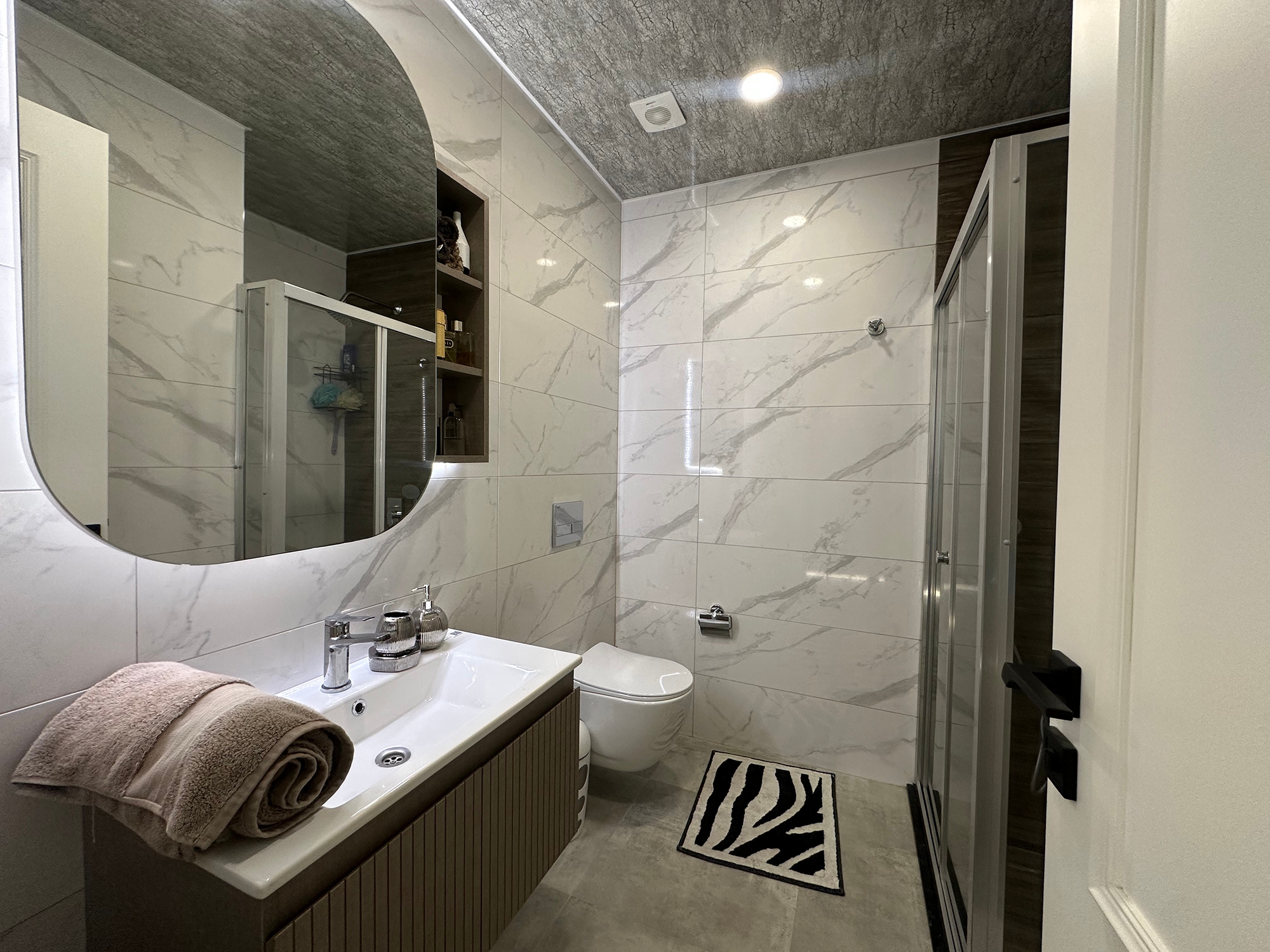 Moderne 1+1 leilighet med fjellutsikt, Alanya