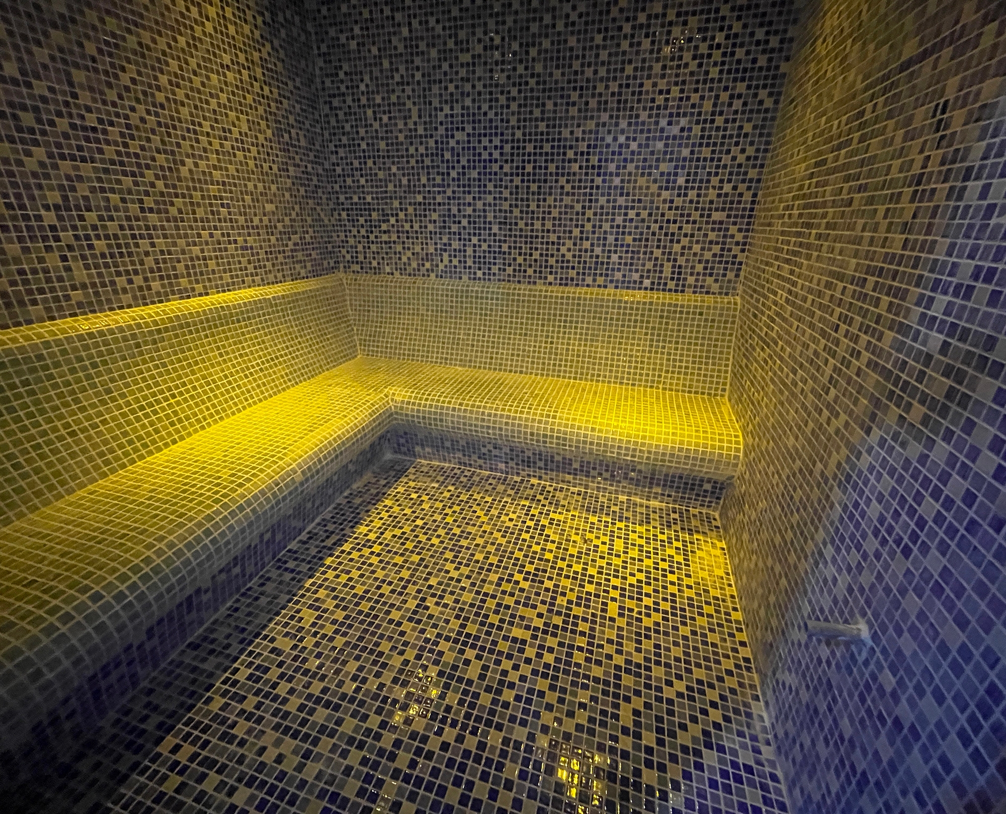 Luxury 1+1 Apartment with Mountain View in Mahmutlar, Alanya