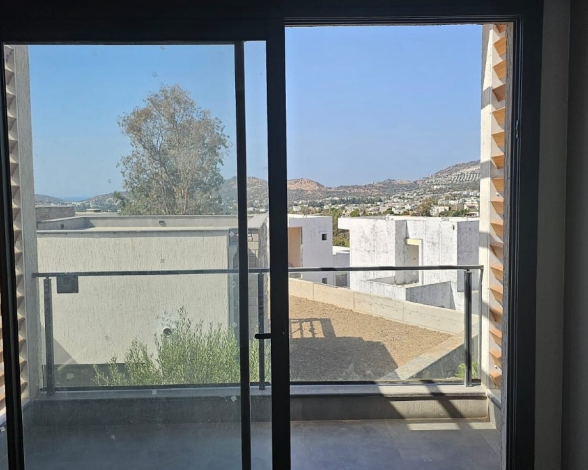 Geräumige 3+1 Villa mit atemberaubendem Meerblick und Bergblick, Gumusluk