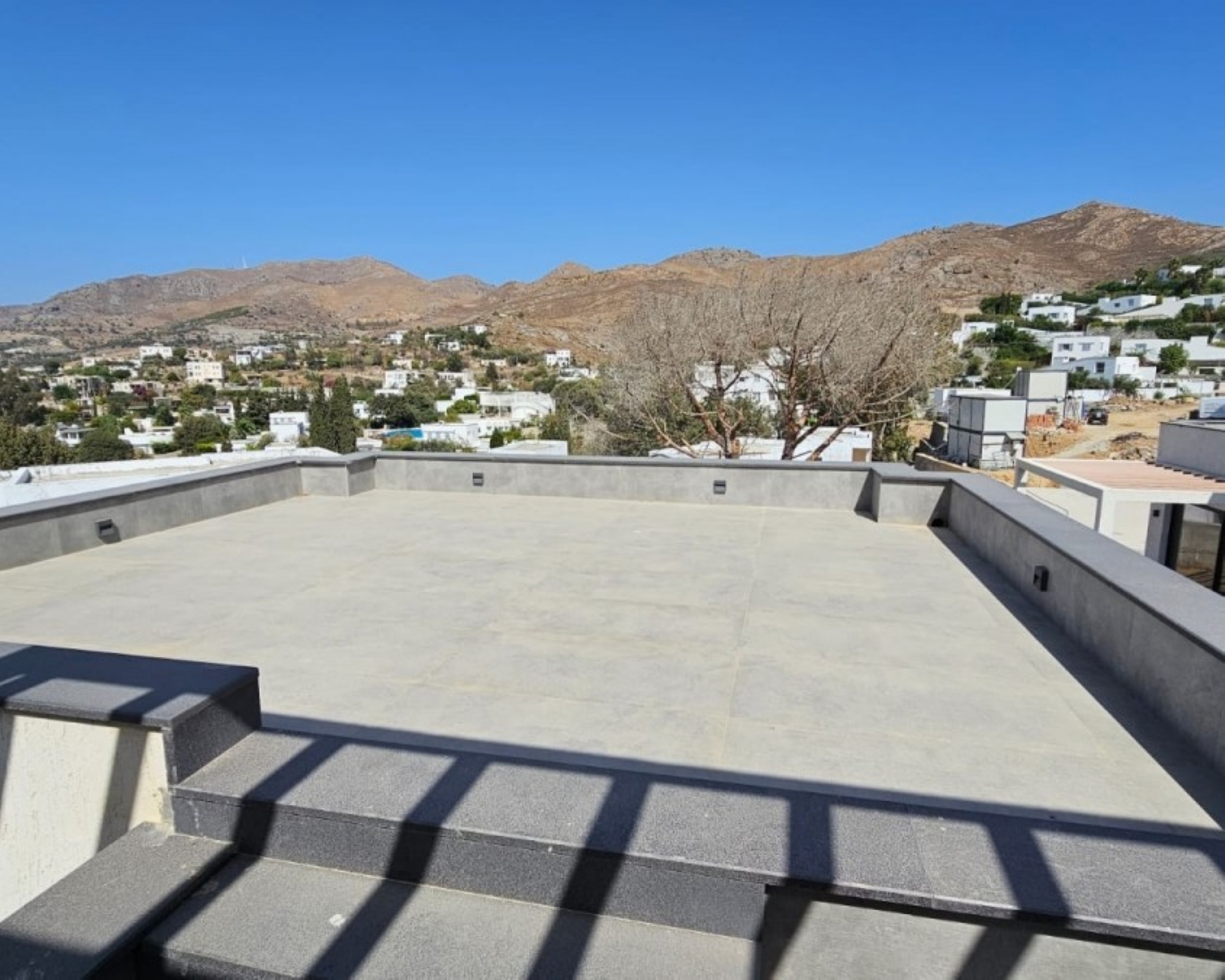 Geräumige 3+1 Villa mit atemberaubendem Meerblick und Bergblick, Gumusluk