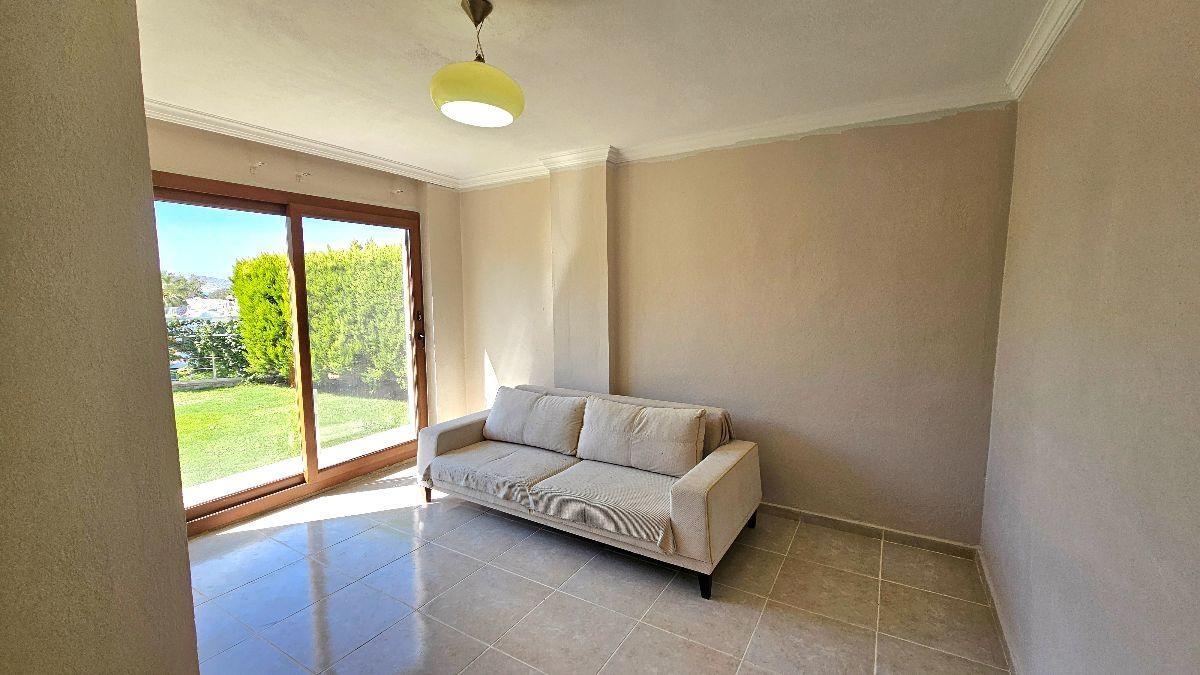 Stunning 4+1 Villa mit Meeres- und Bergblick, Gumusluk
