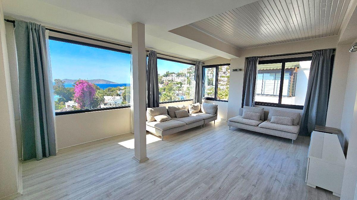 Stunning 4+1 Villa mit Meeres- und Bergblick, Gumusluk