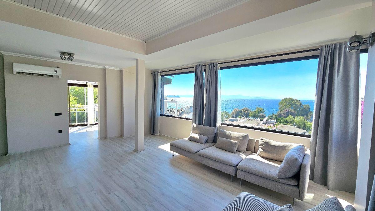 Stunning 4+1 Villa mit Meeres- und Bergblick, Gumusluk