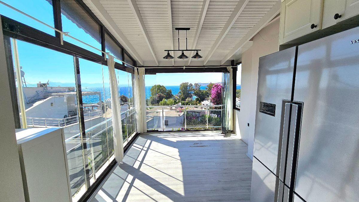 Stunning 4+1 Villa mit Meeres- und Bergblick, Gumusluk