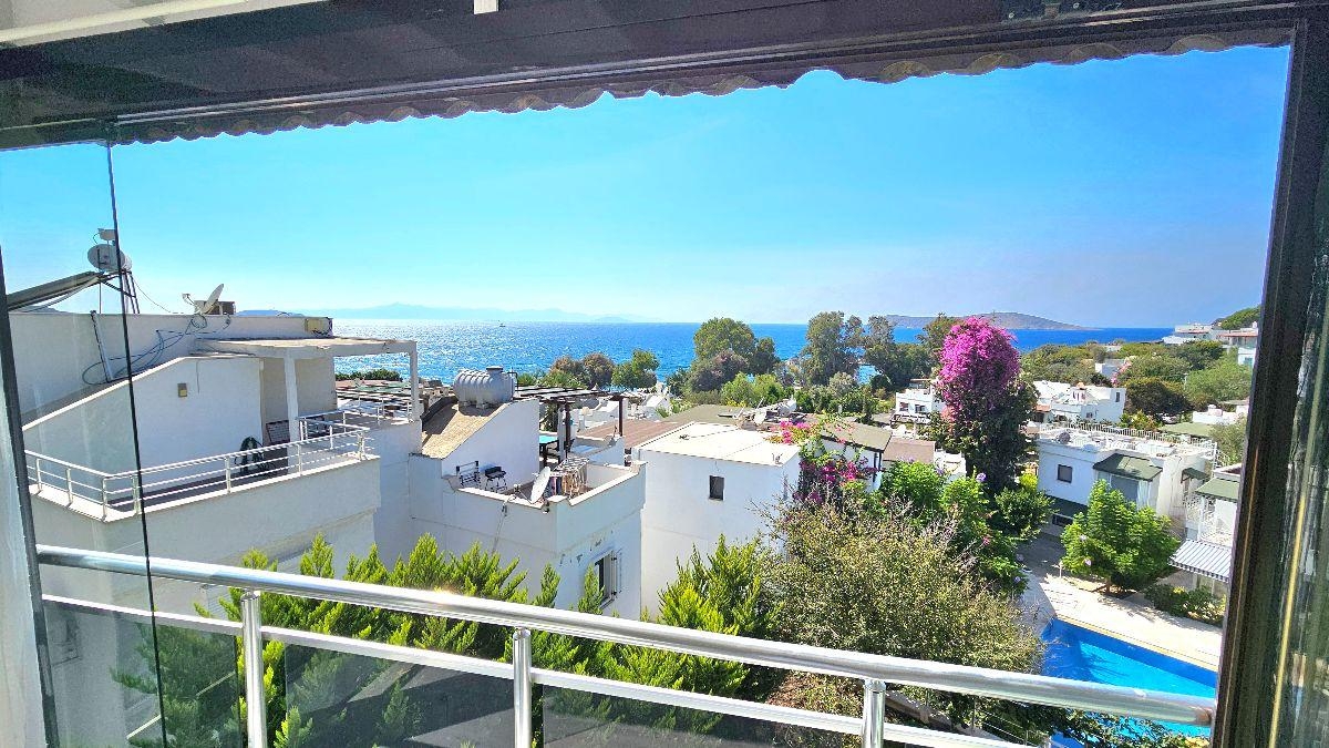 Stunning 4+1 Villa mit Meeres- und Bergblick, Gumusluk