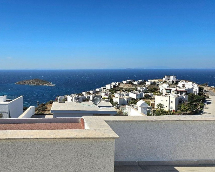 4+1 Villa with Stunning Sea and Mountain Views, Bodrum - Gumusluk